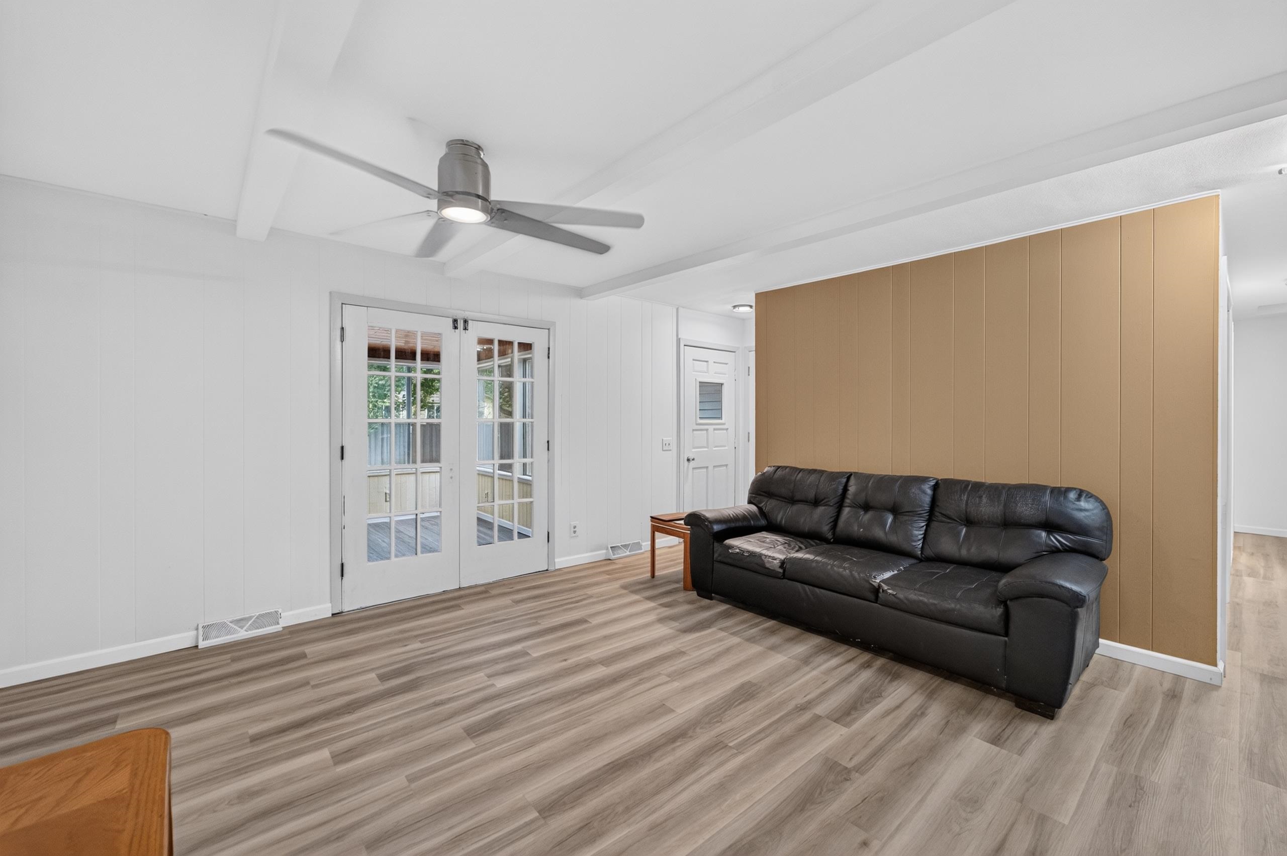 2122 Gilbert Road