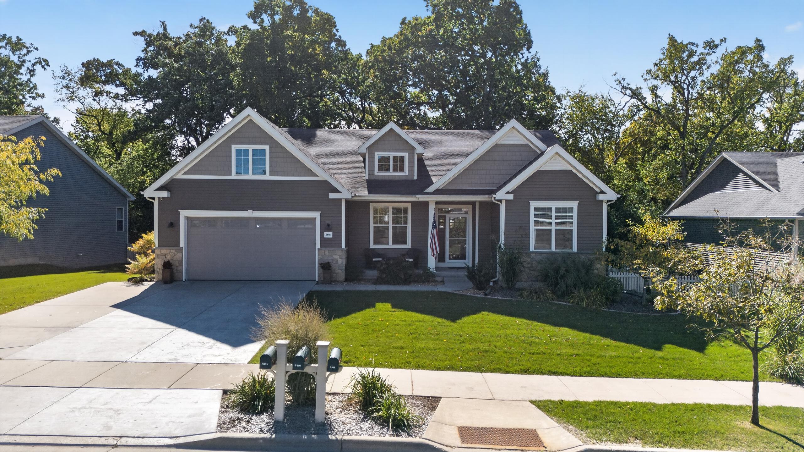2401 Jenny Wren Trail