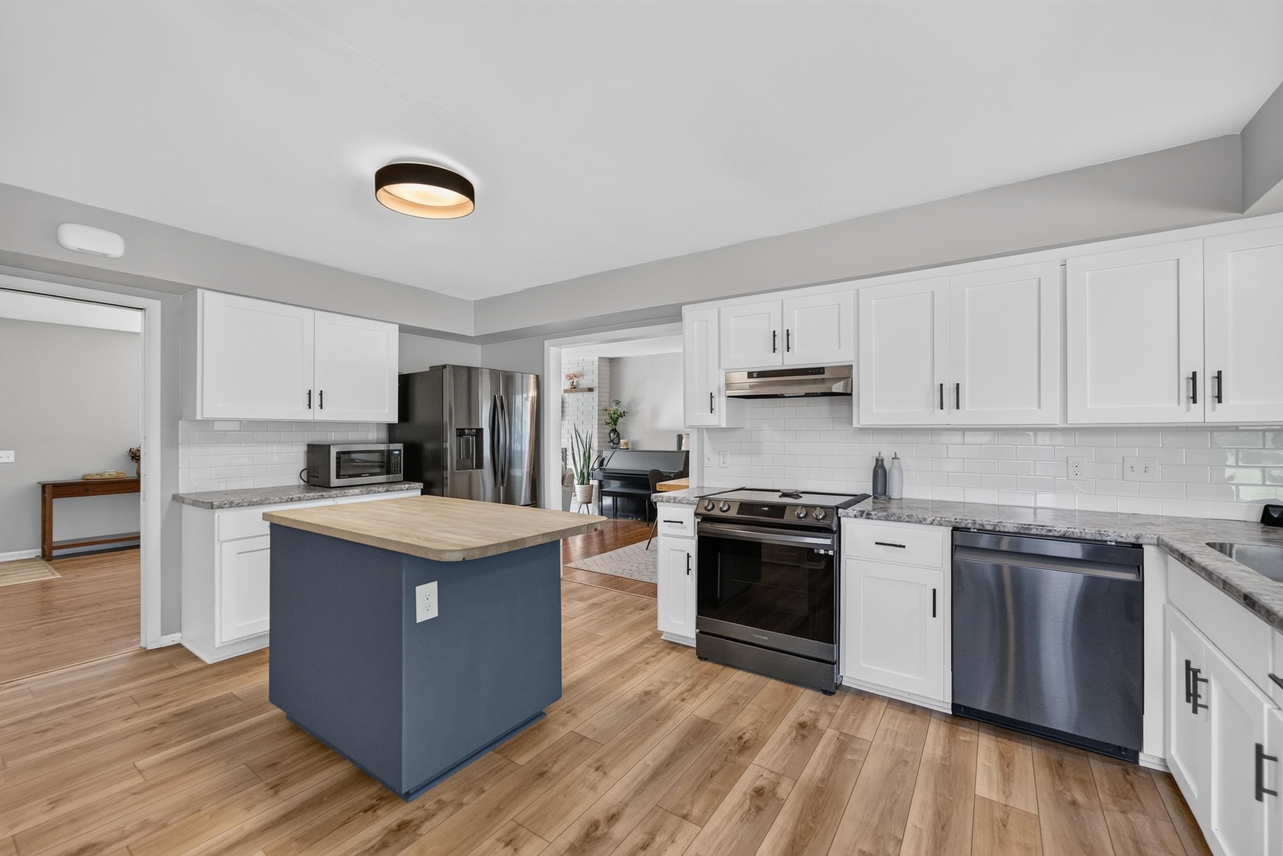 5814 Crabapple Lane