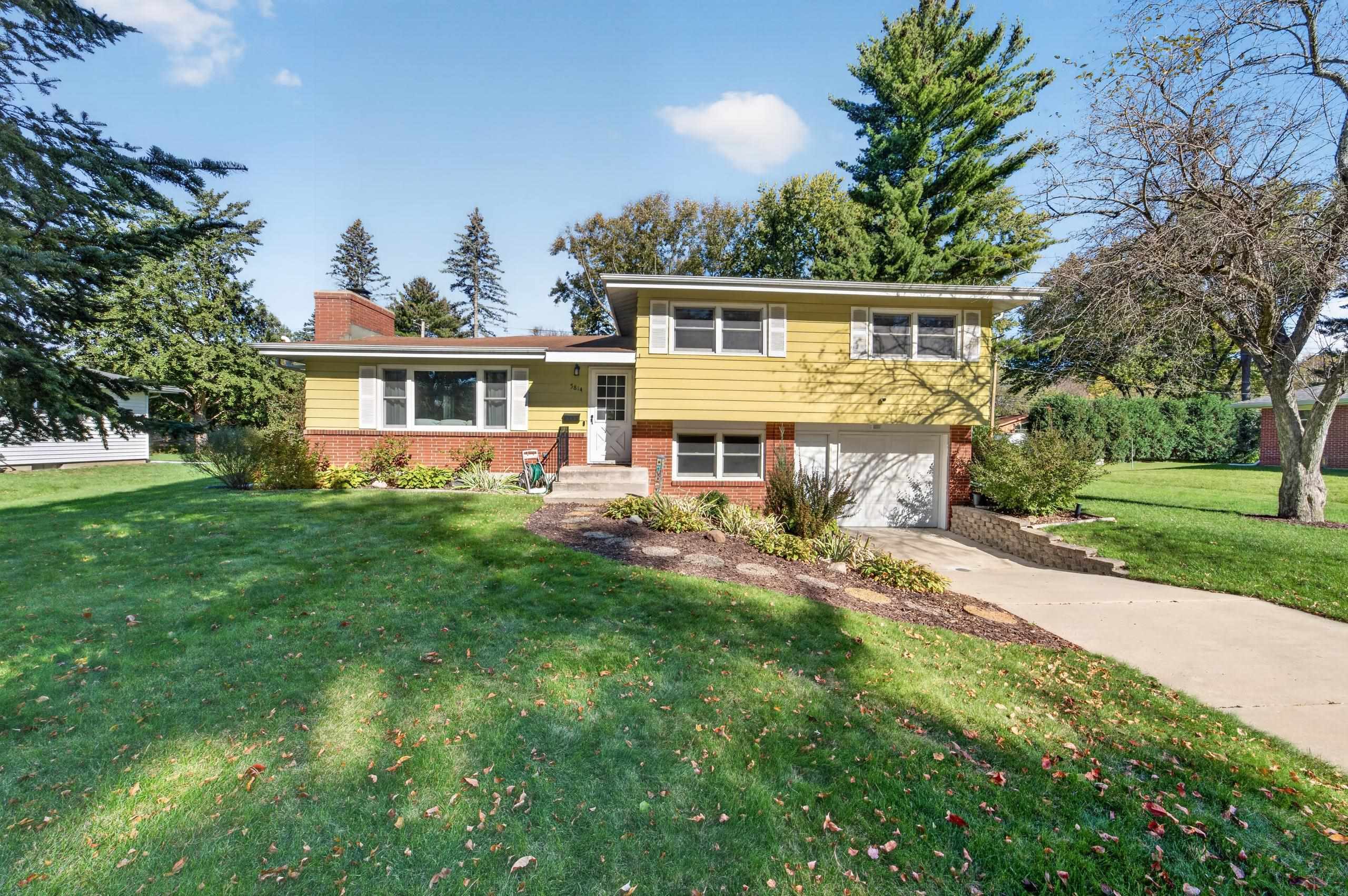 5814 Crabapple Lane