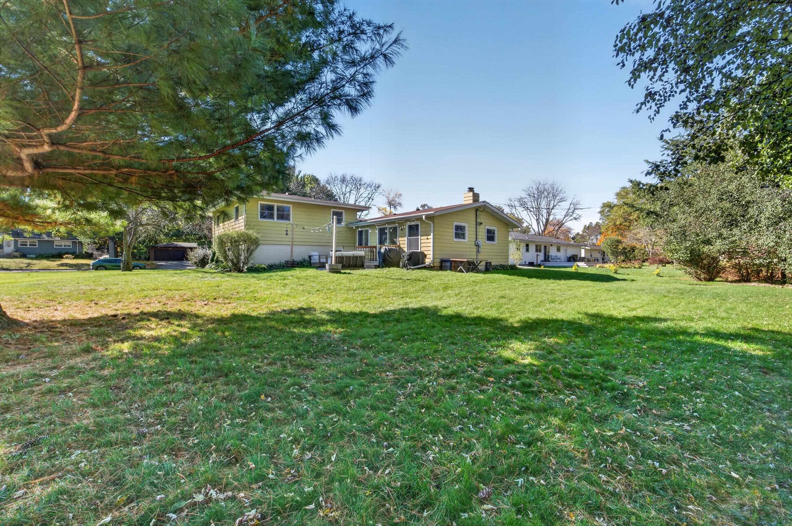 5814 Crabapple Lane