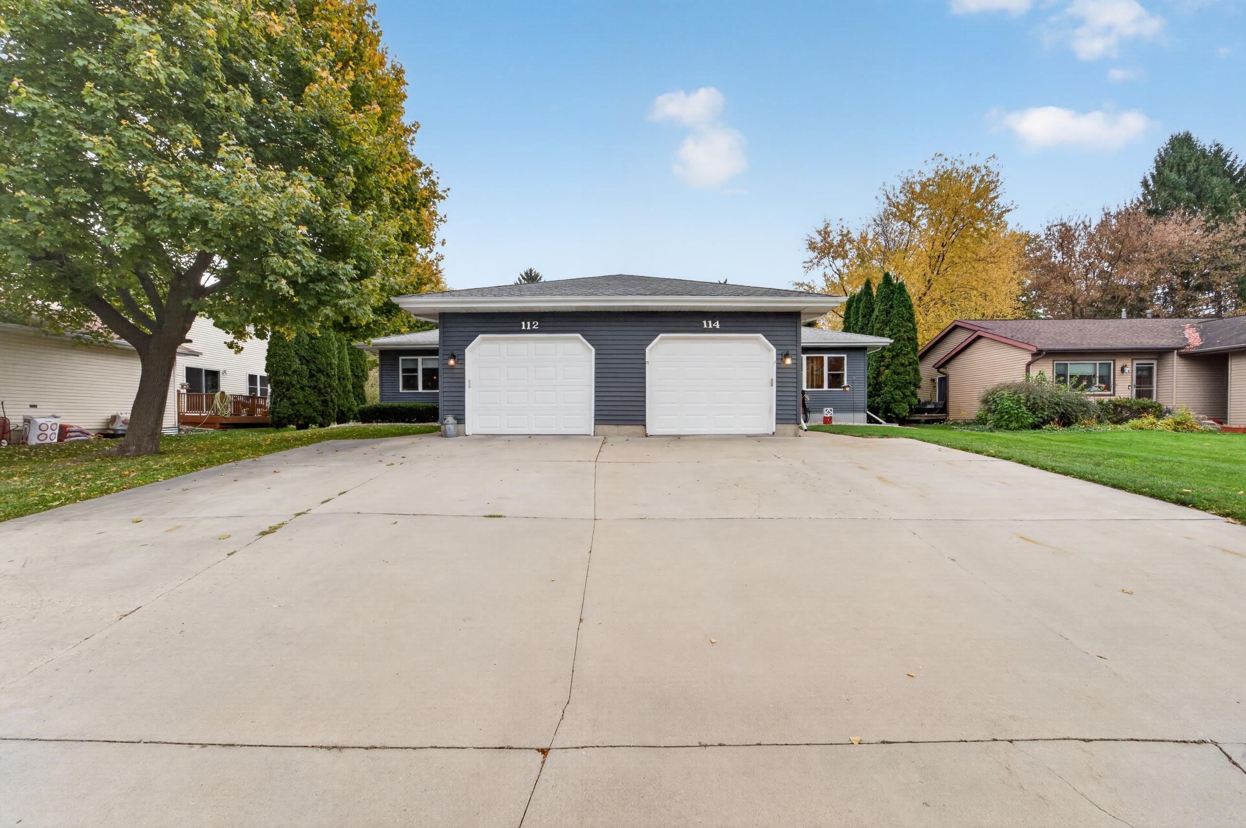 112+114 Woodview Drive