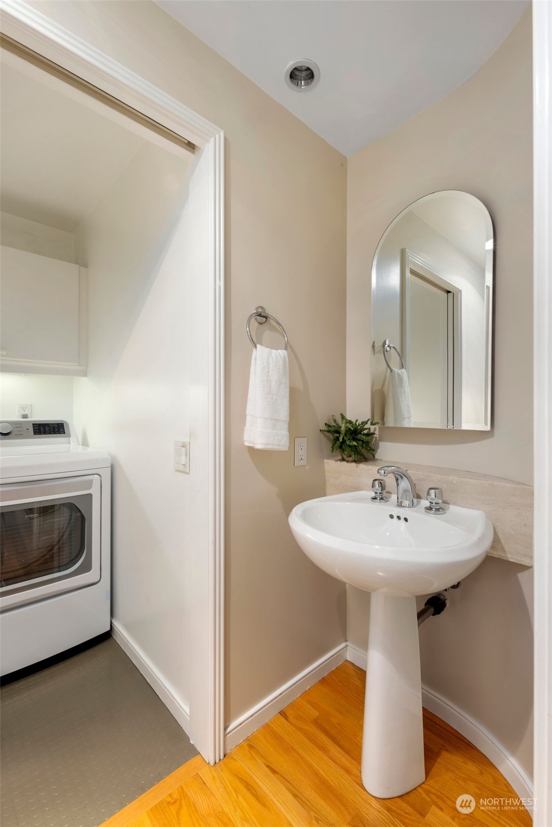 2120 8th Avenue N Unit: 203
