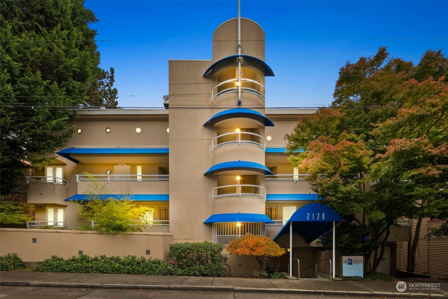 2120 8th Avenue N Unit: 203