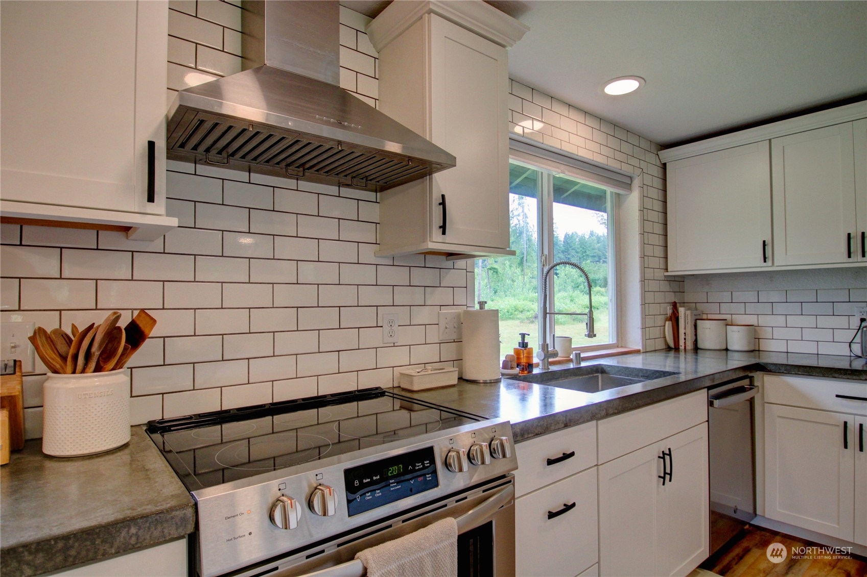 22616 120th Avenue NE Unit: A & B
