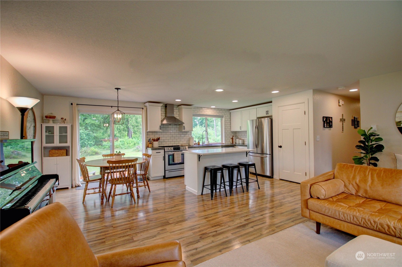 22616 120th Avenue NE Unit: A & B