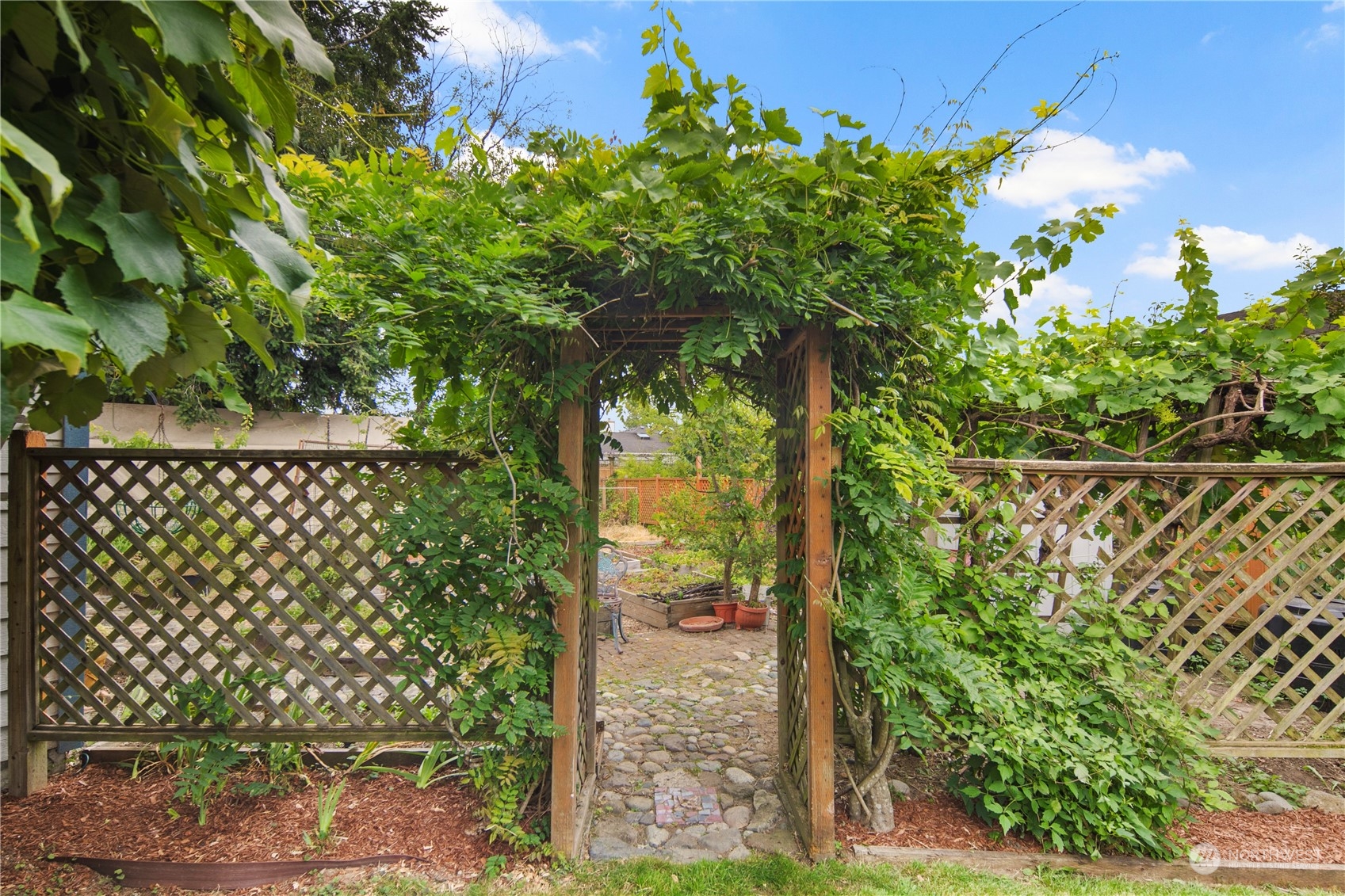 8 109th Street SE