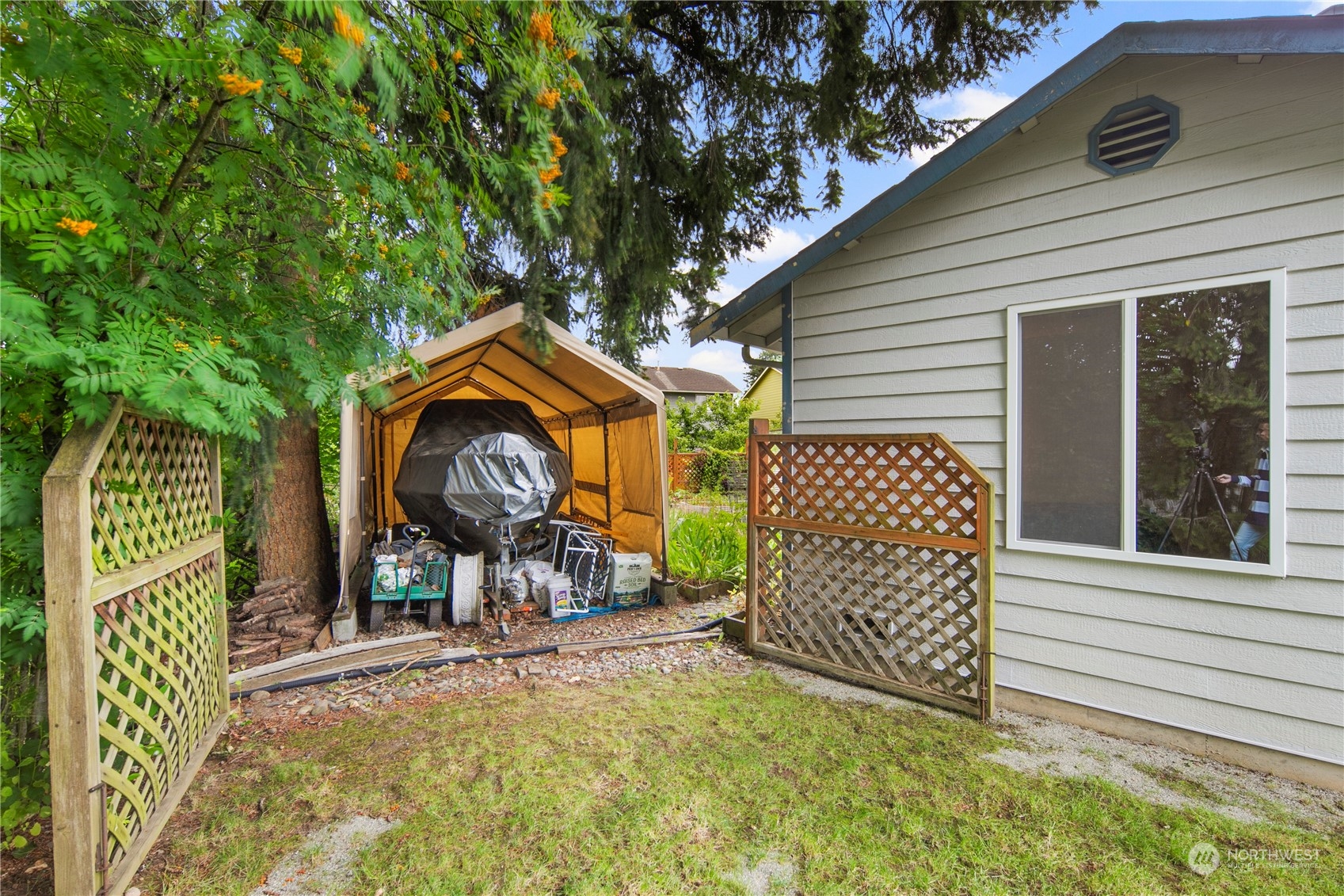 8 109th Street SE