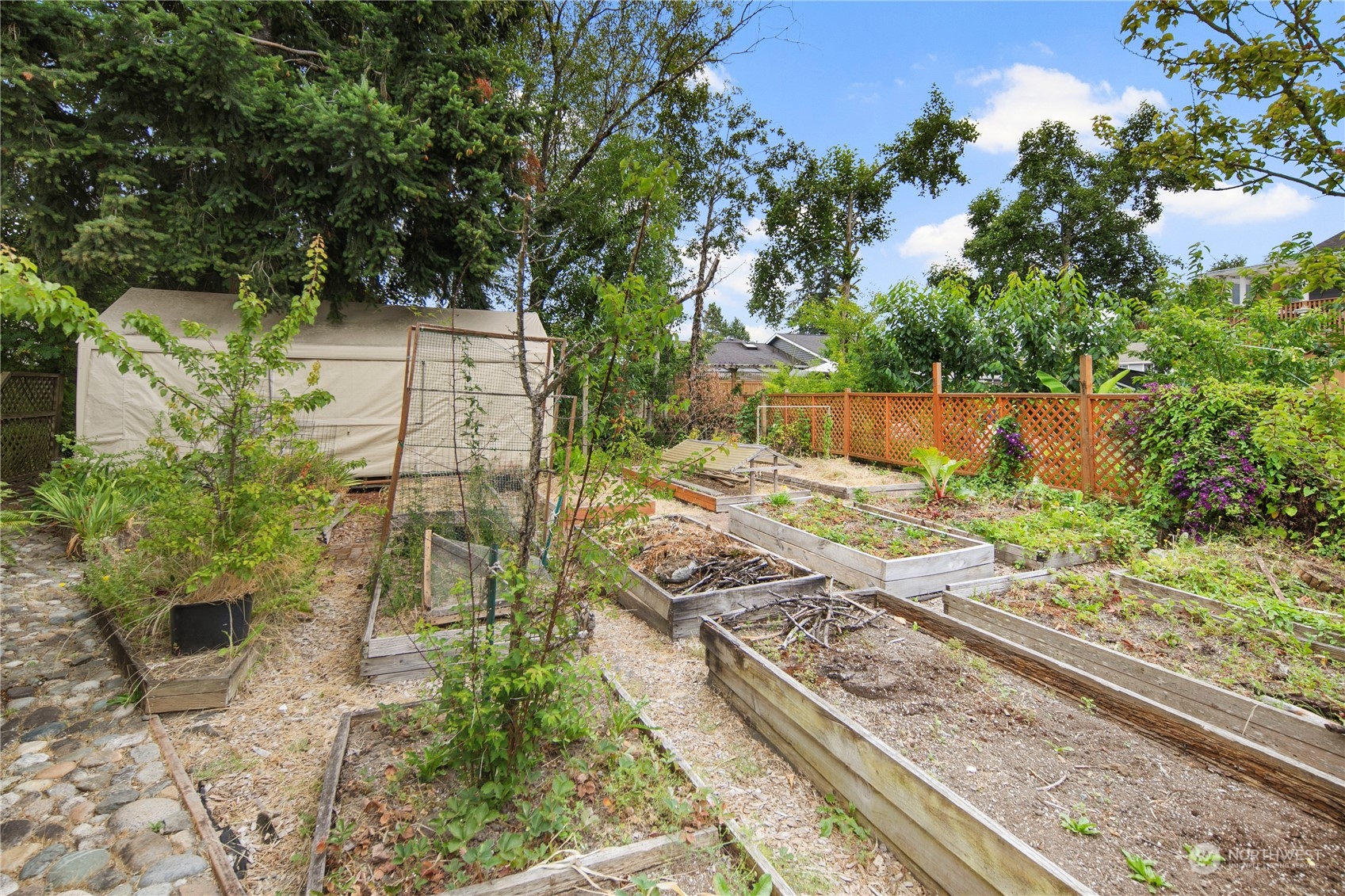 8 109th Street SE
