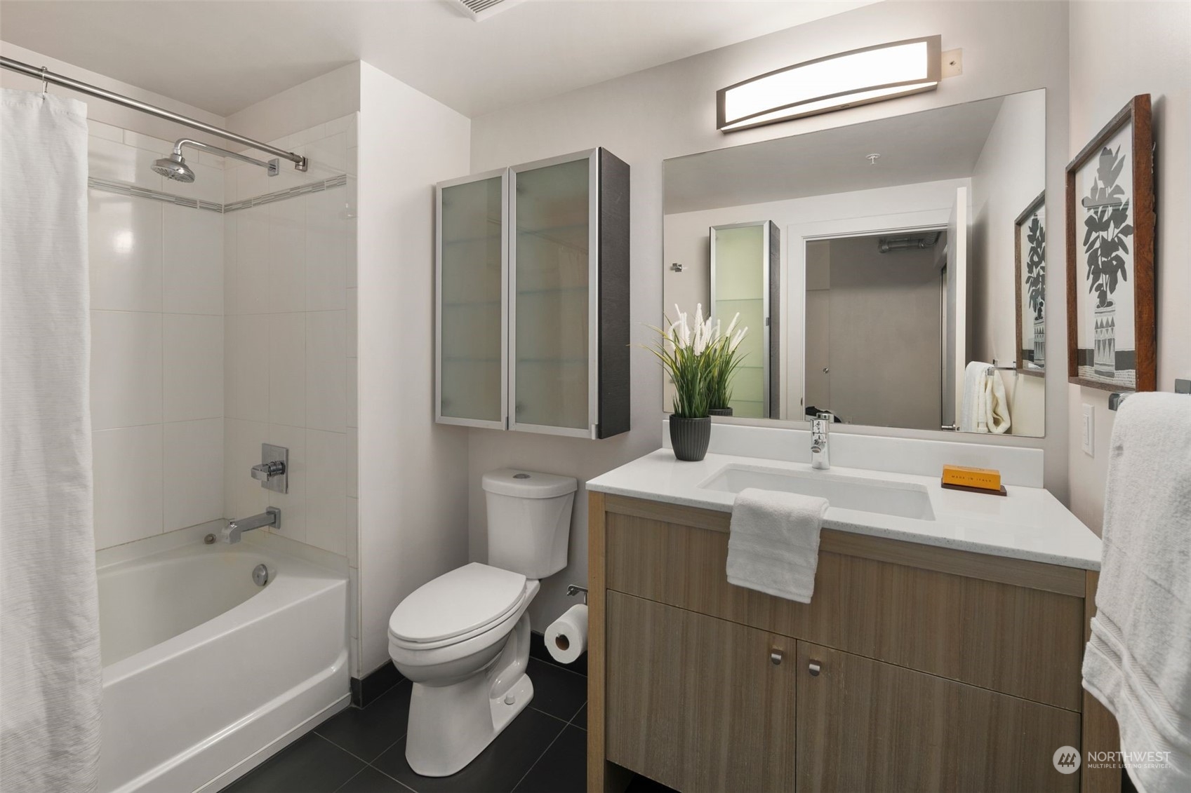 530 Broadway E #208