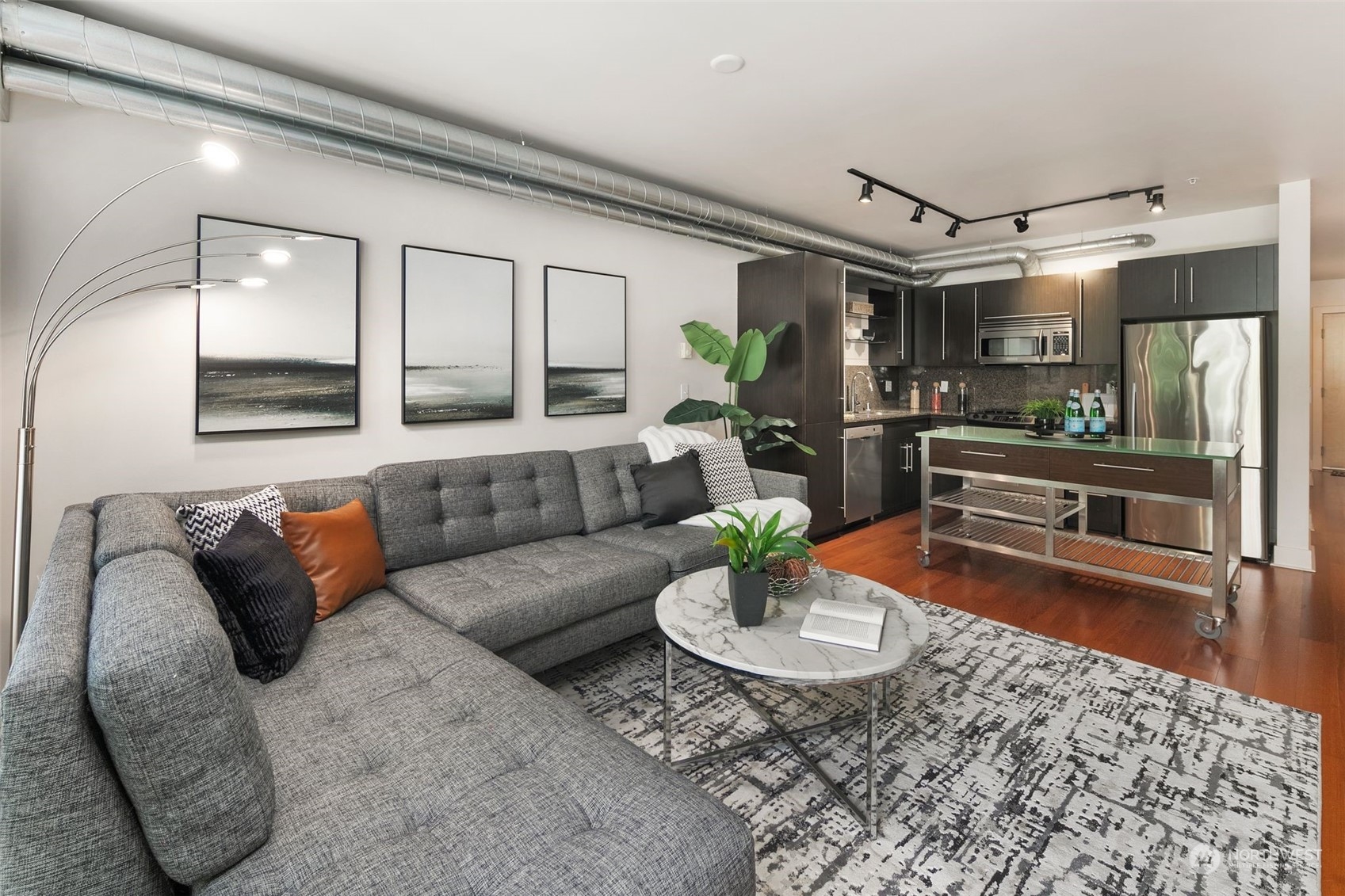 530 Broadway E #208
