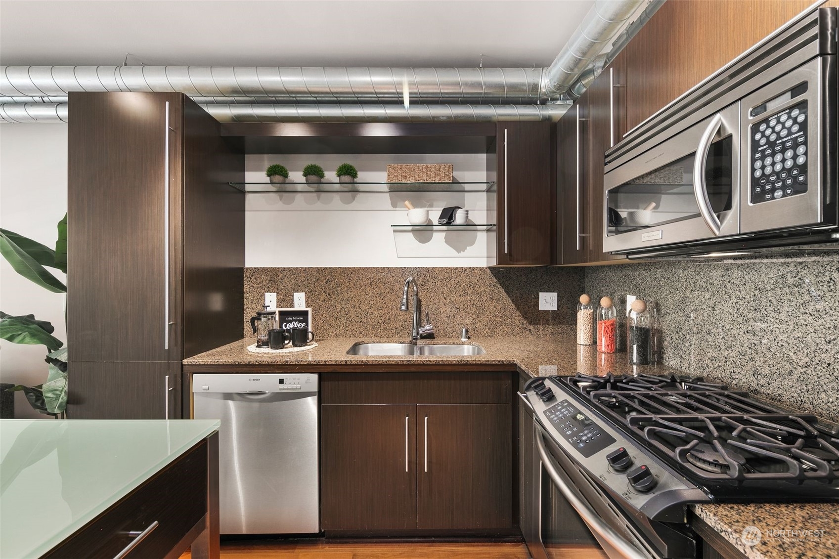 530 Broadway E #208