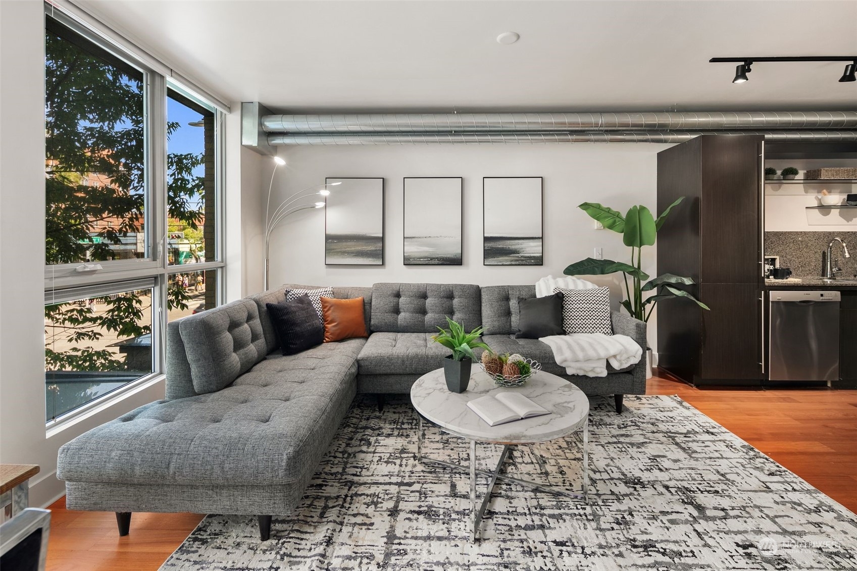 530 Broadway E #208