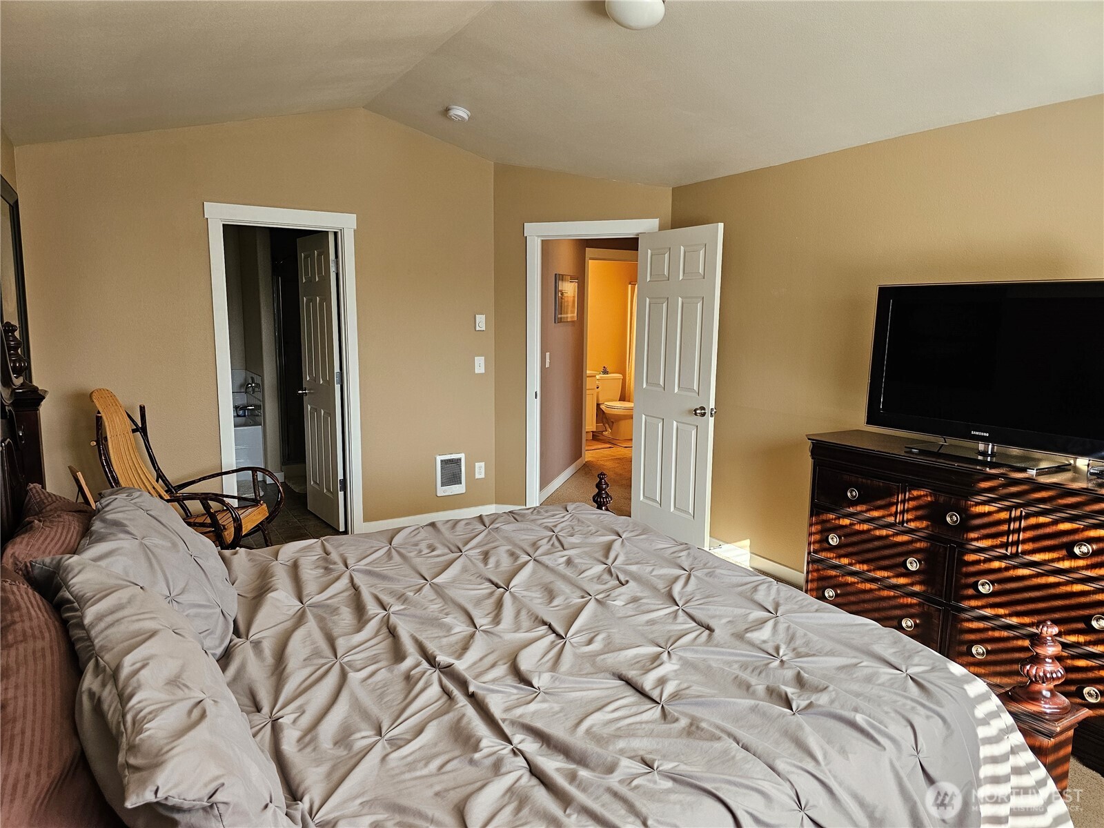7218 39th Place NE