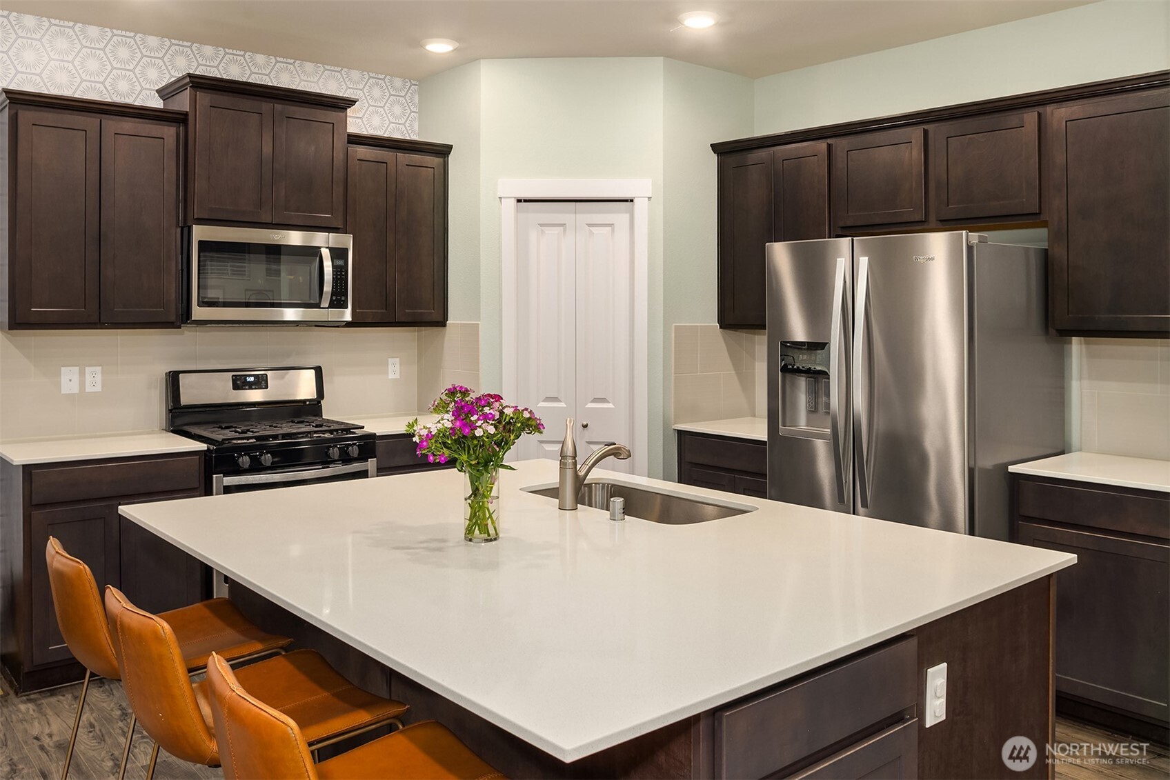 10715 32nd Street NE