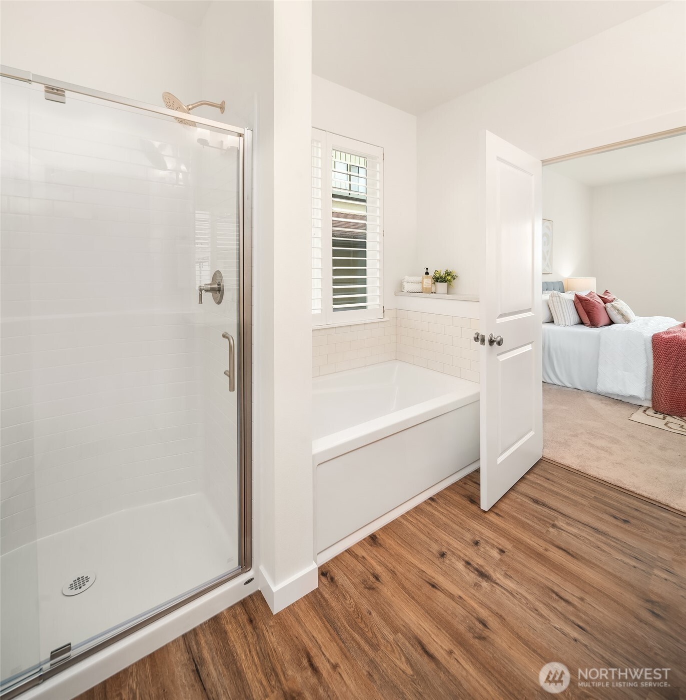 2401 E 16th Street