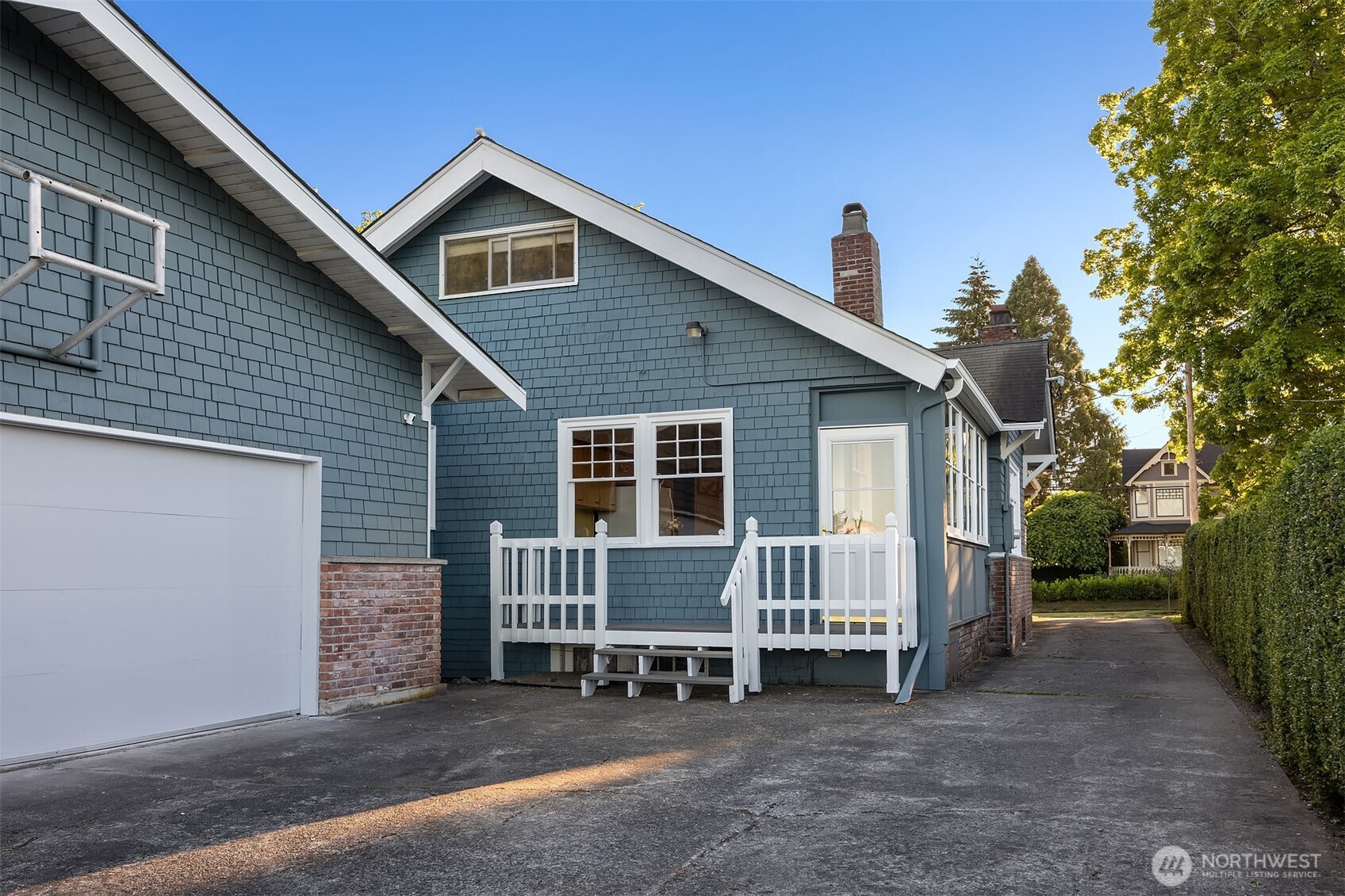 423 Ave B