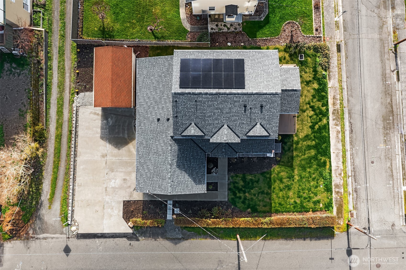 2401 E 16th Street