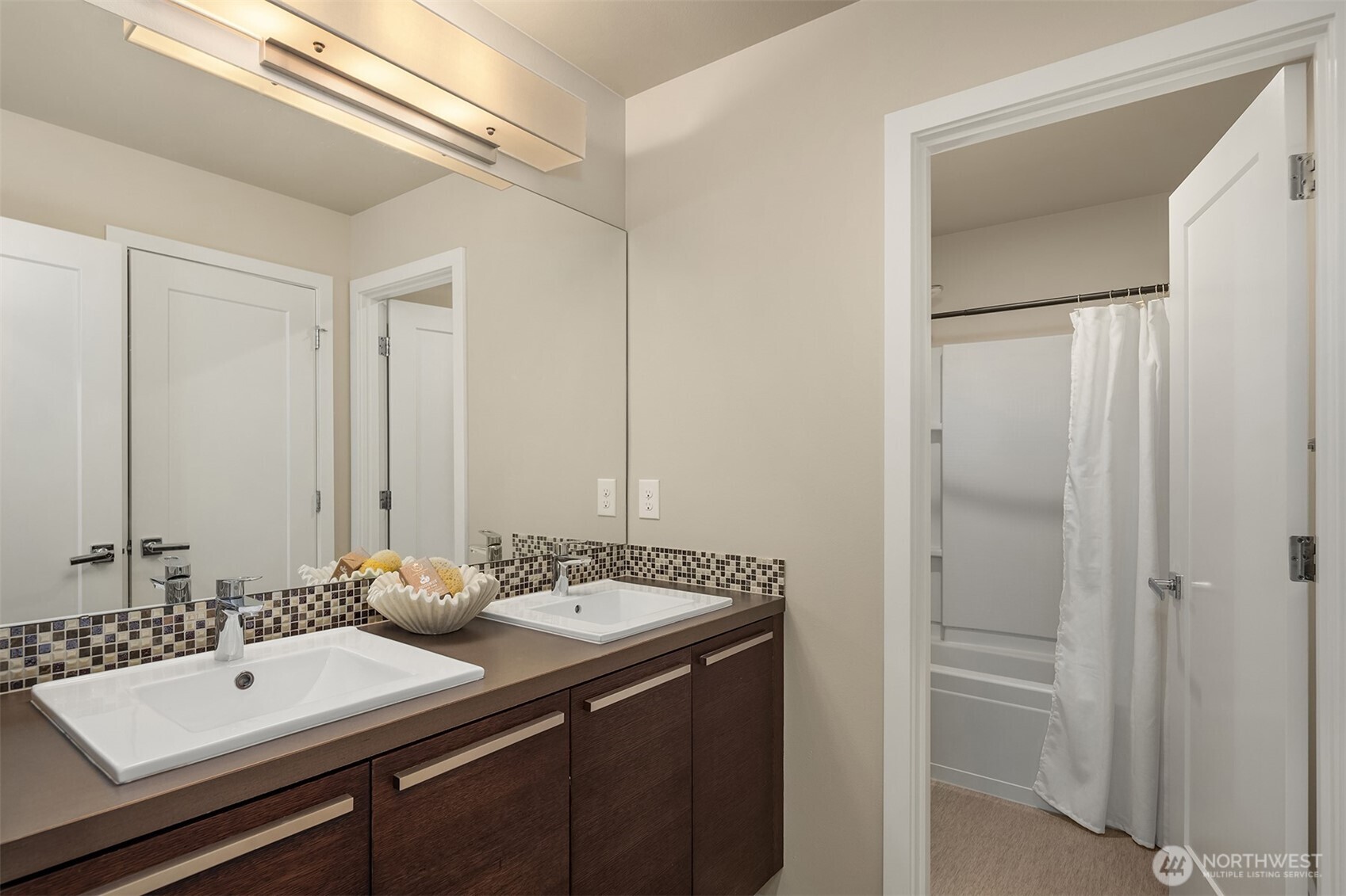 7919 9th Place SE