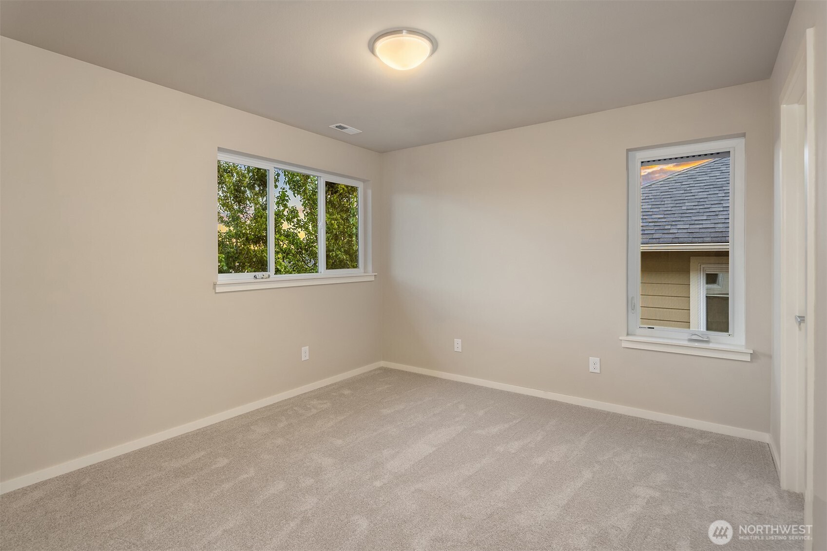 7919 9th Place SE