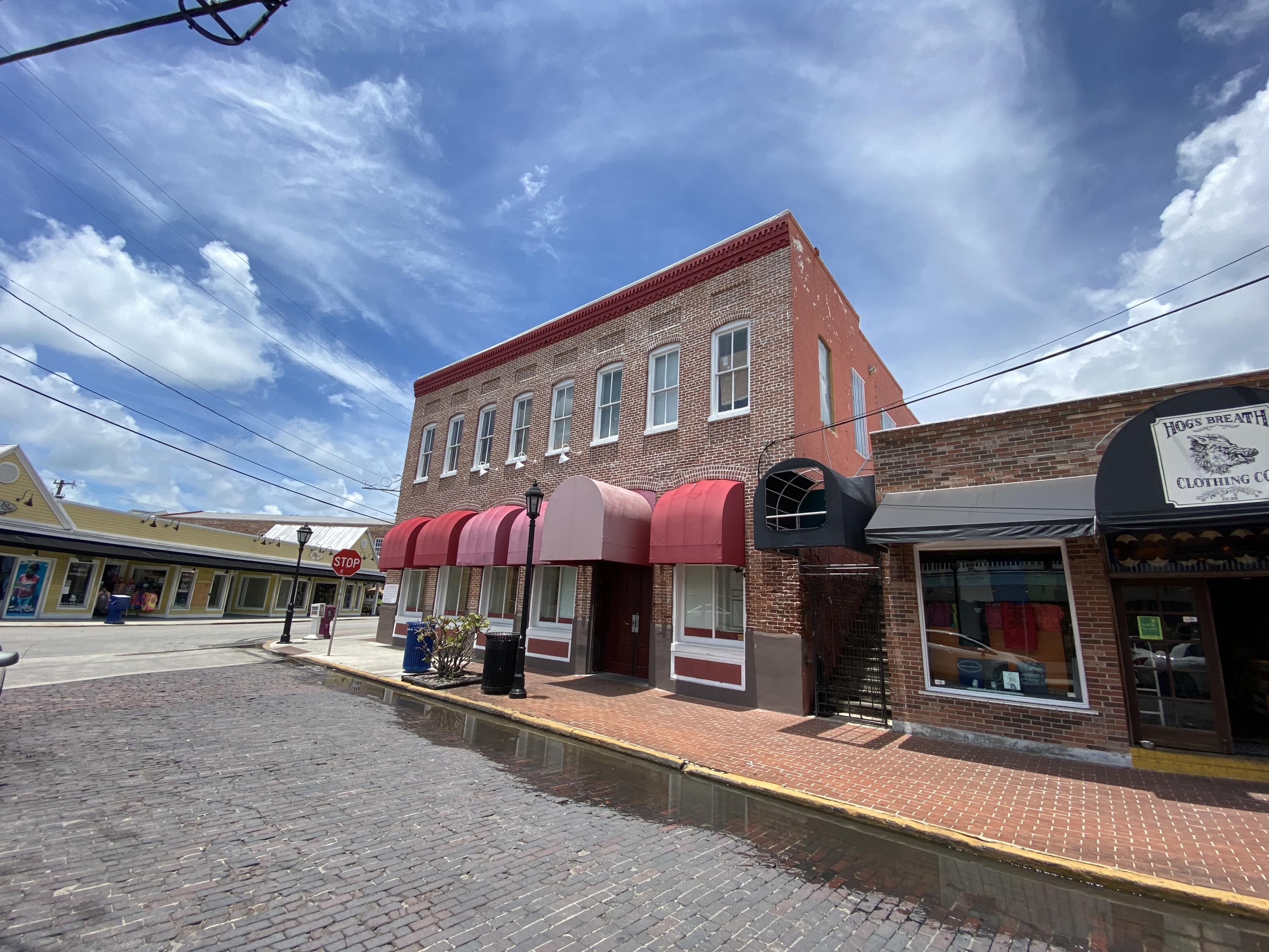 400 Front Street