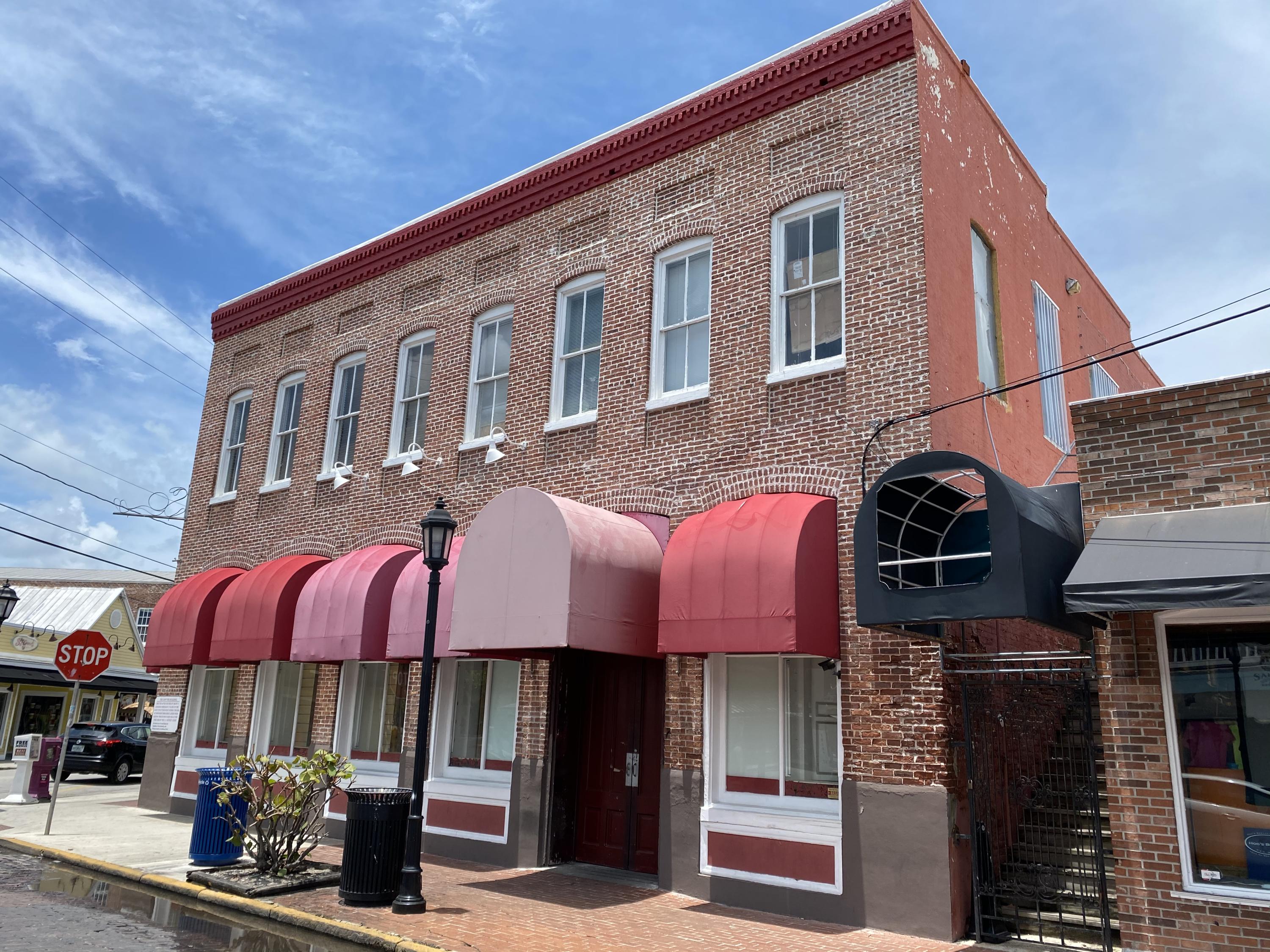 400 Front Street