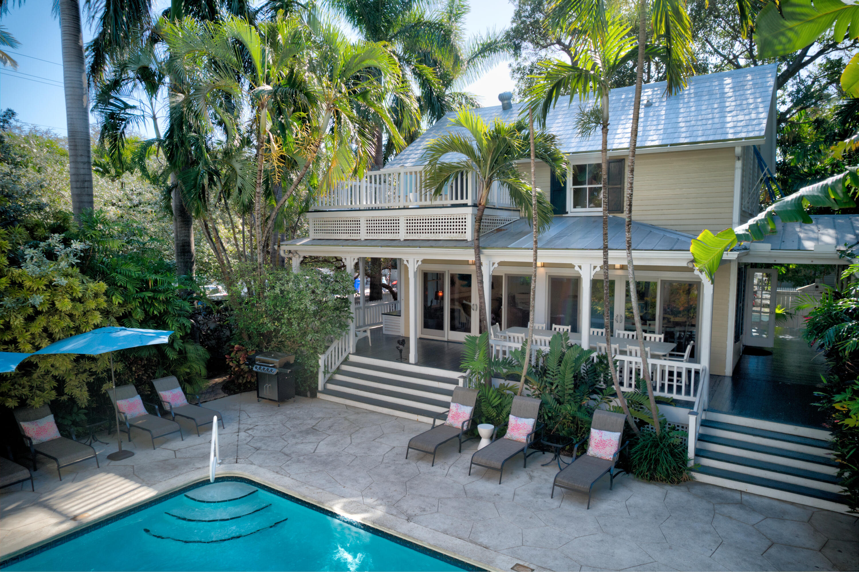210 Elizabeth Street