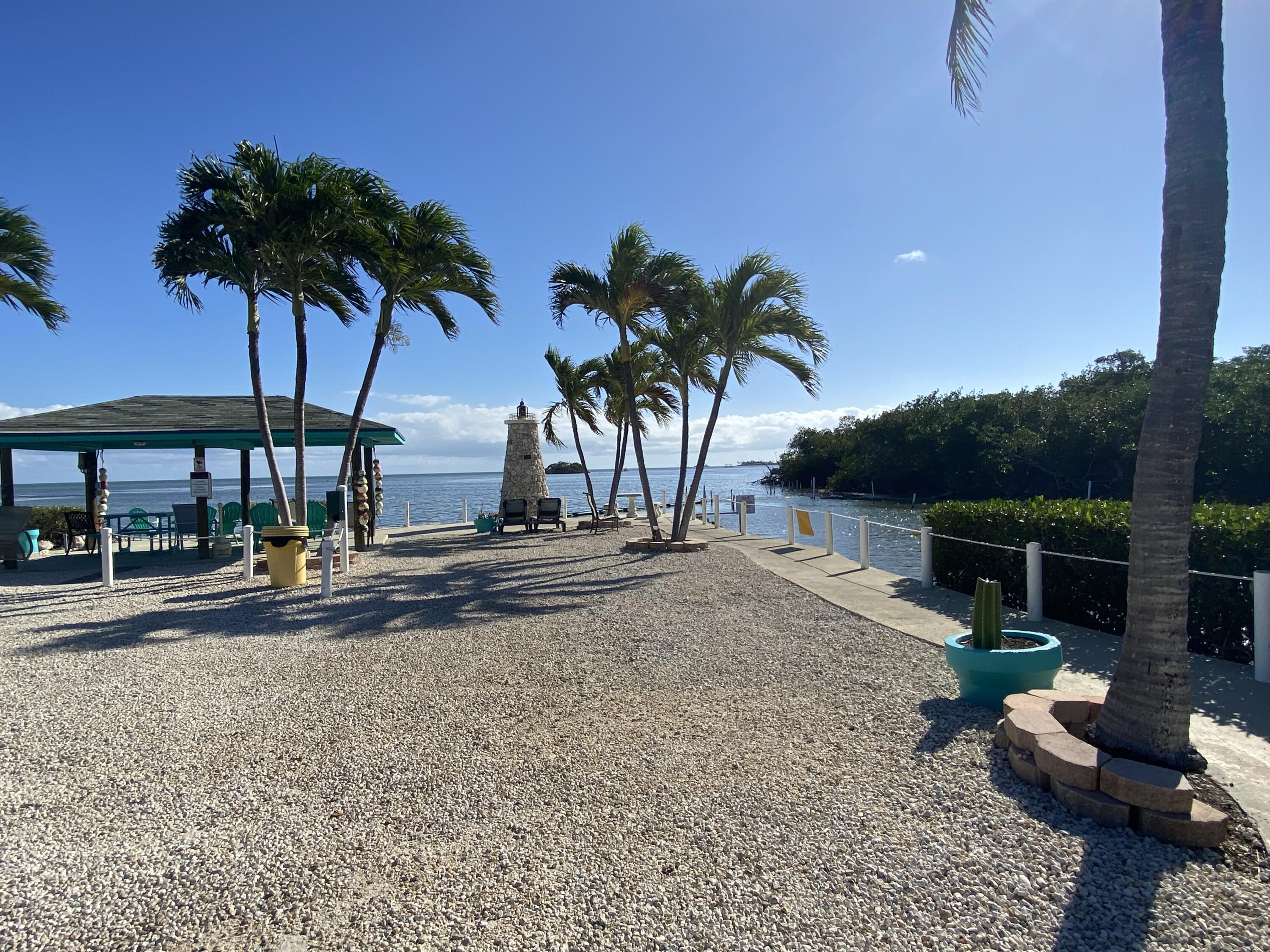 6099 Overseas Highway 105W