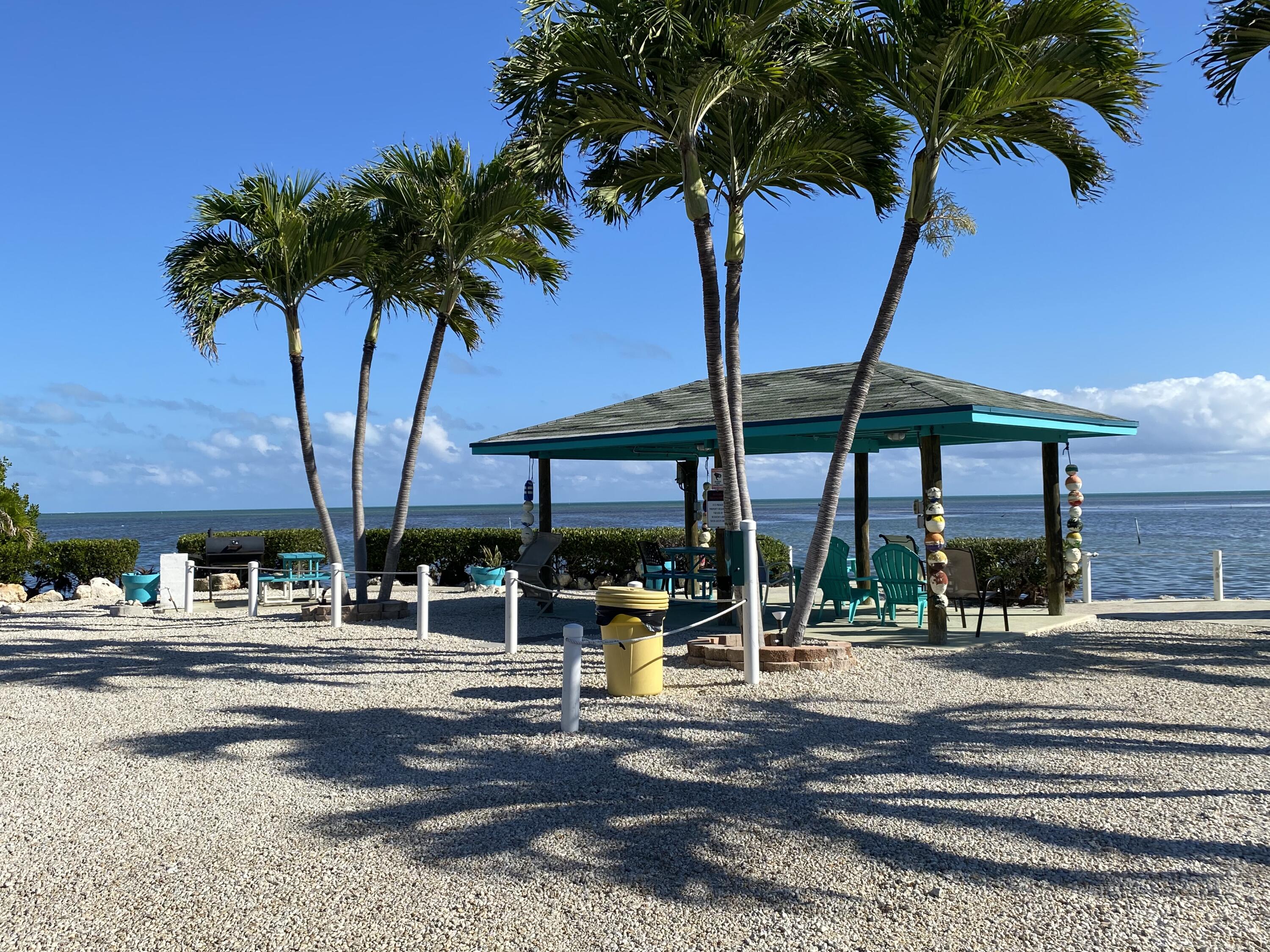 6099 Overseas Highway 105W
