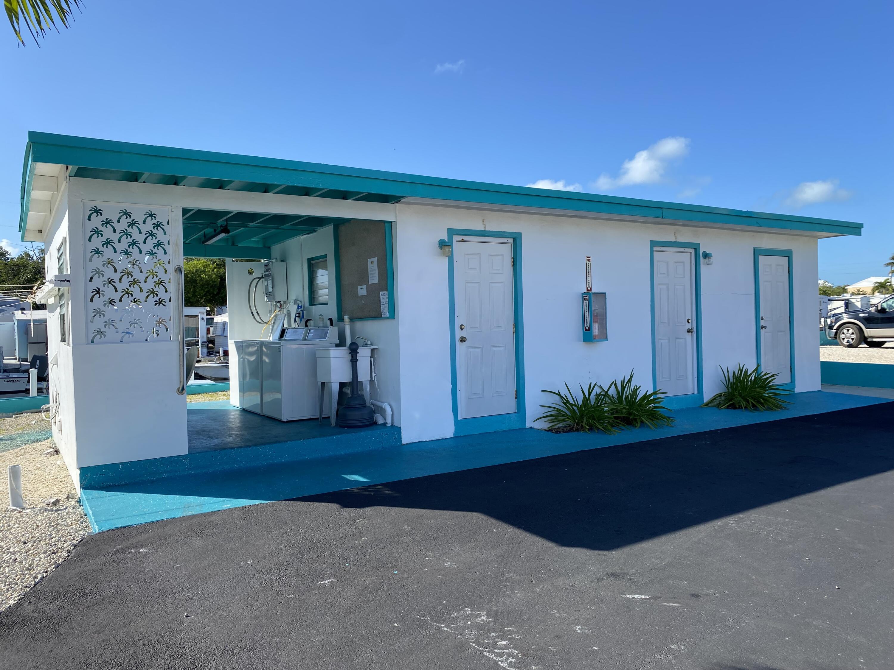 6099 Overseas Highway 105W