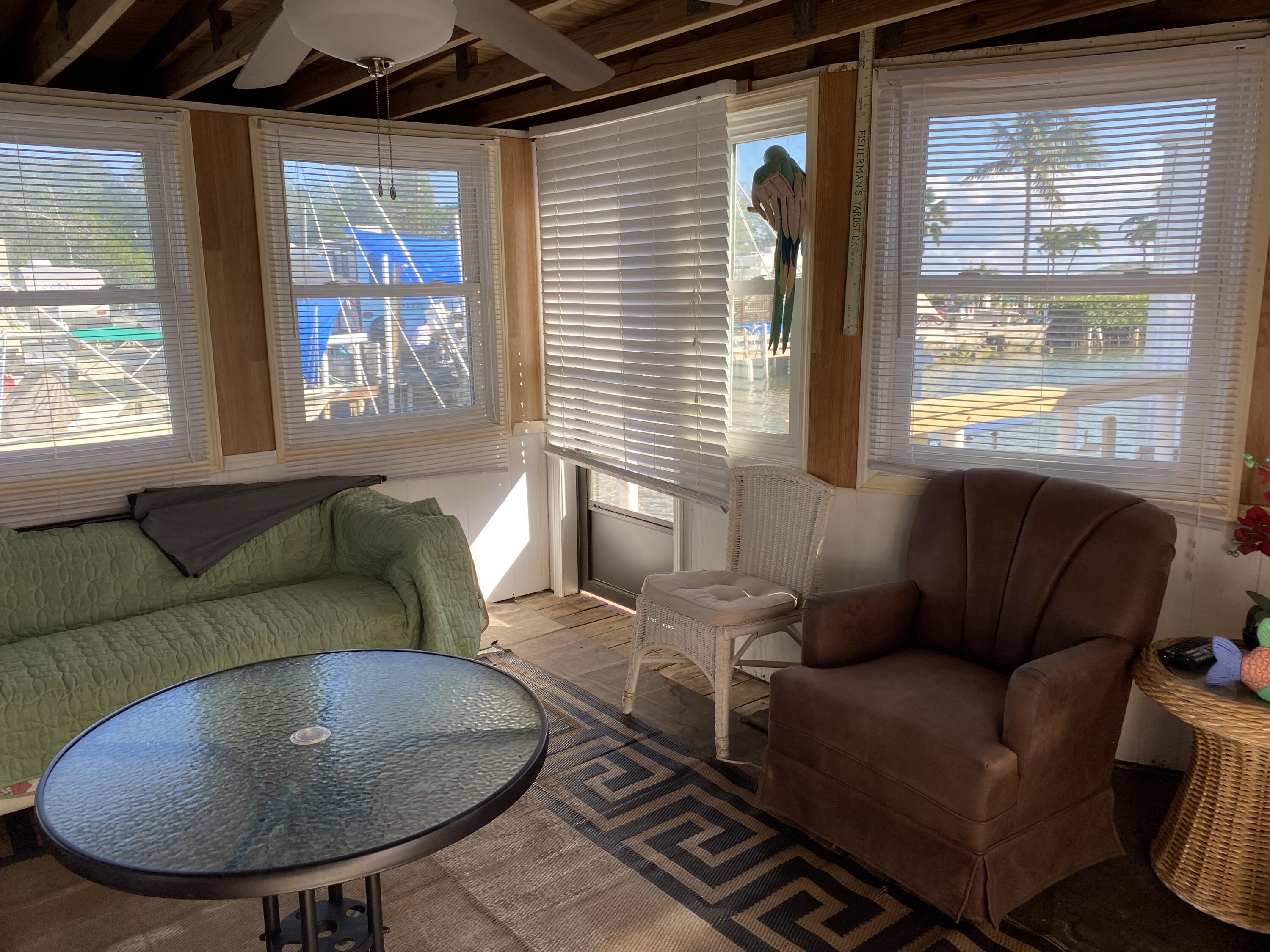 6099 Overseas Highway 105W