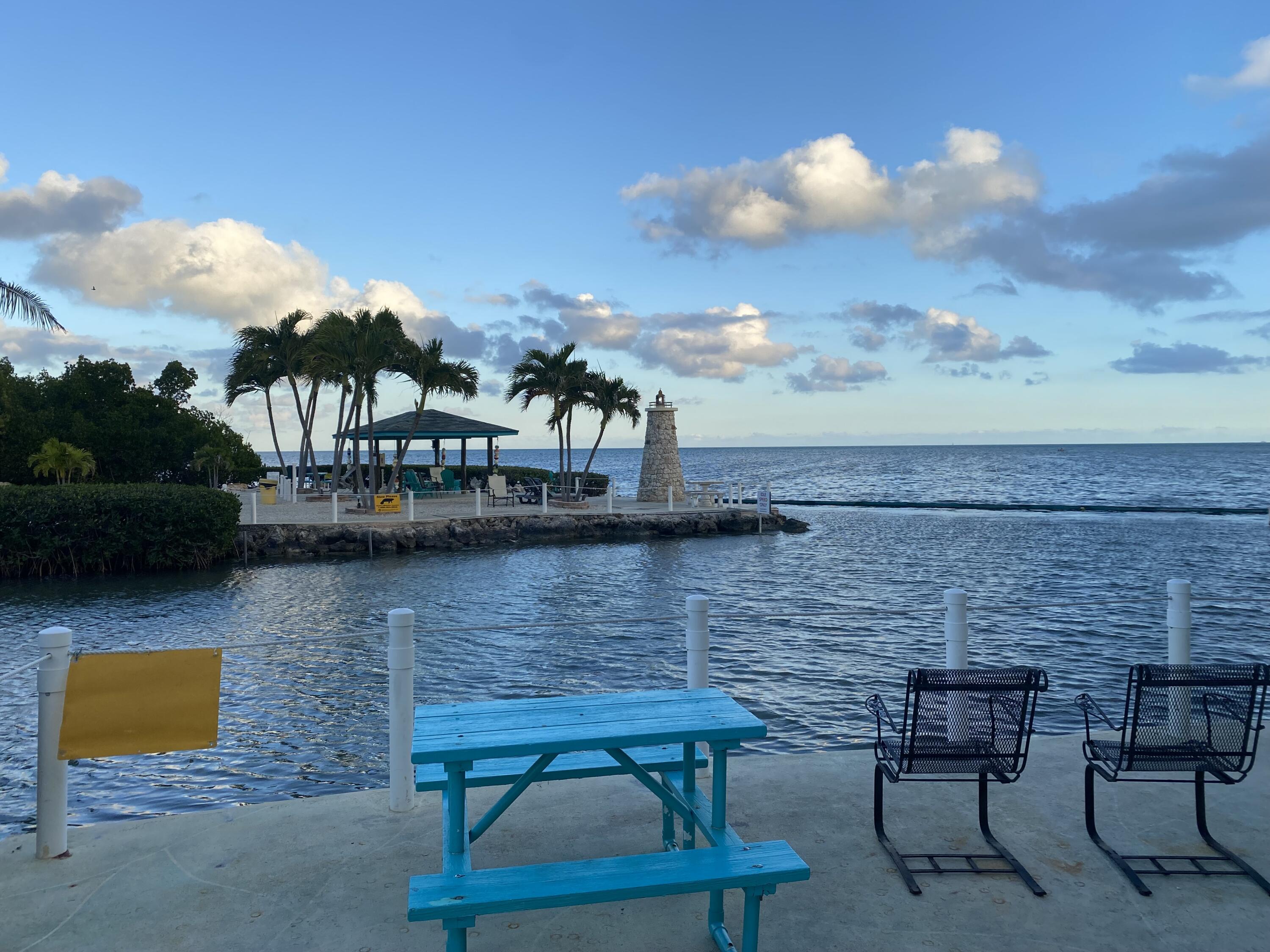 6099 Overseas Highway 105W