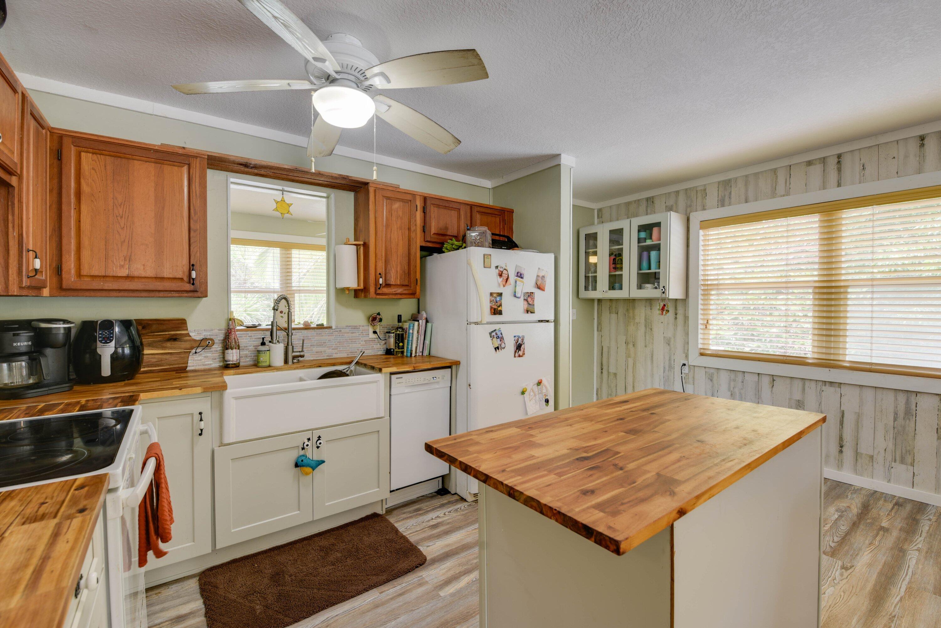 29146 Hibiscus Lane