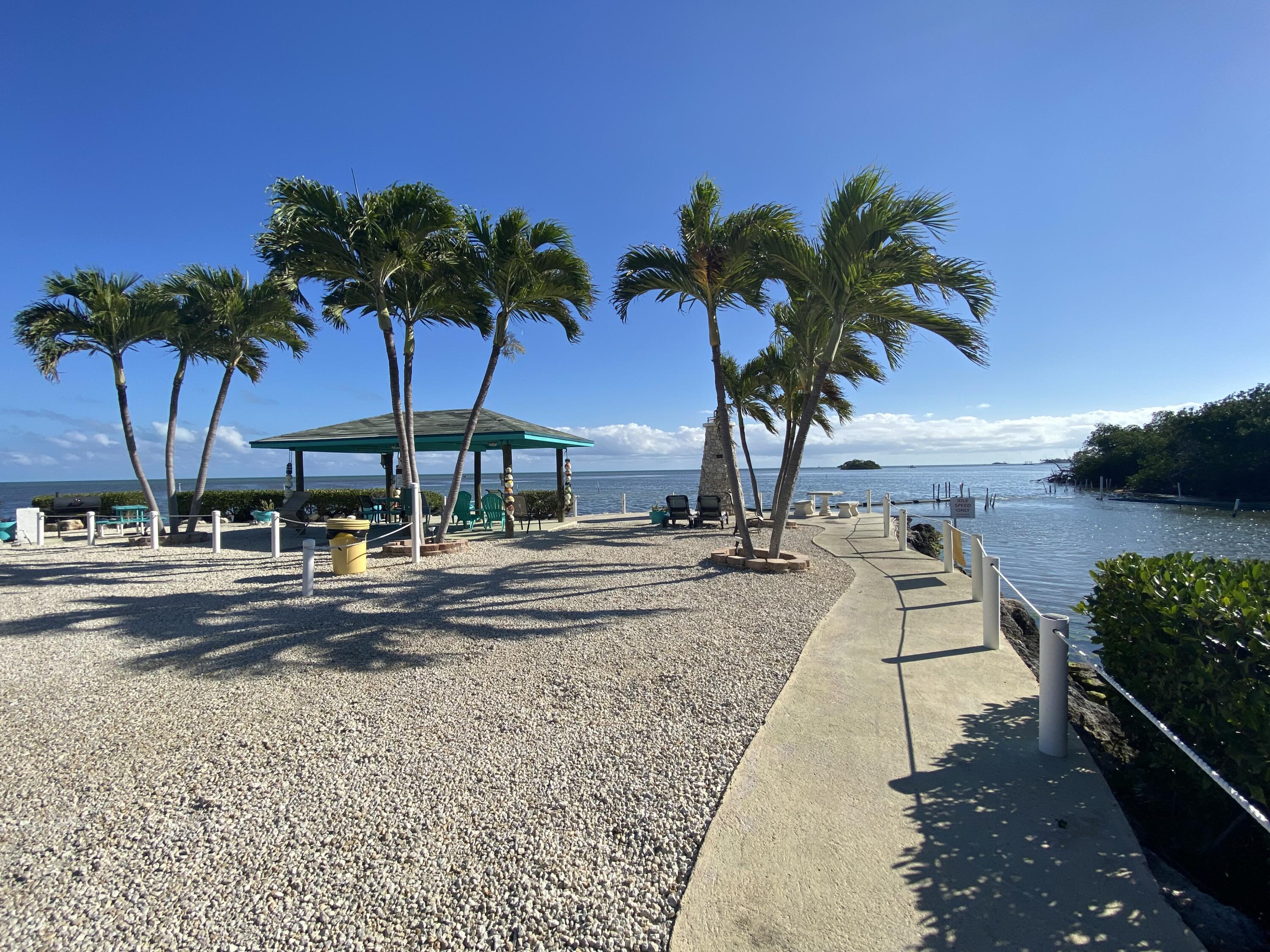 6099 Overseas Highway 36E