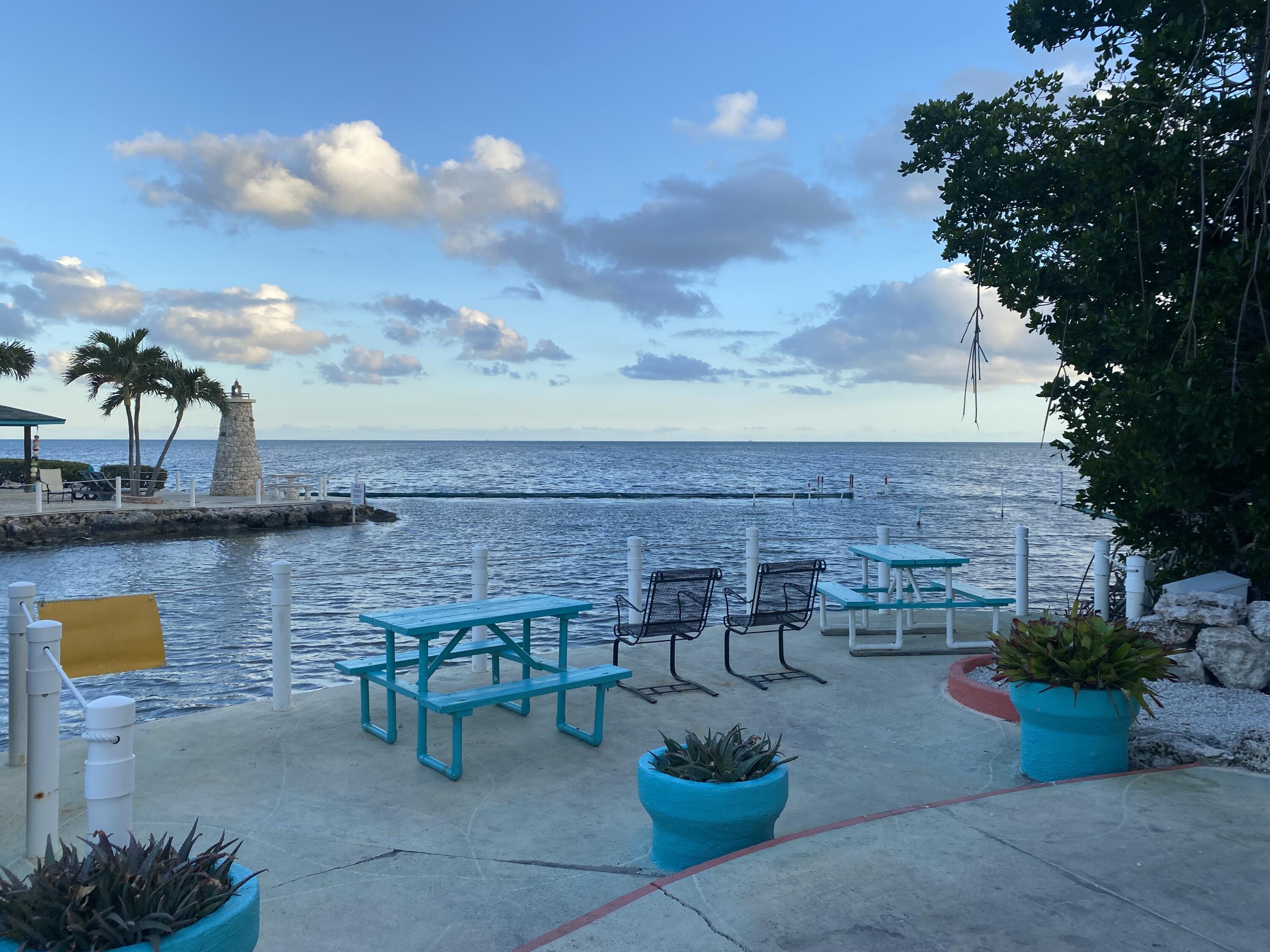6099 Overseas Highway 36E