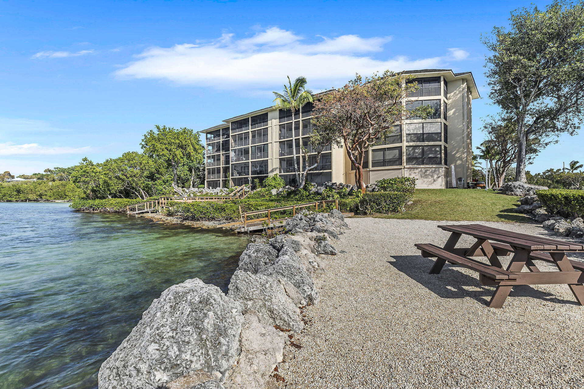 96000 Overseas Highway X43