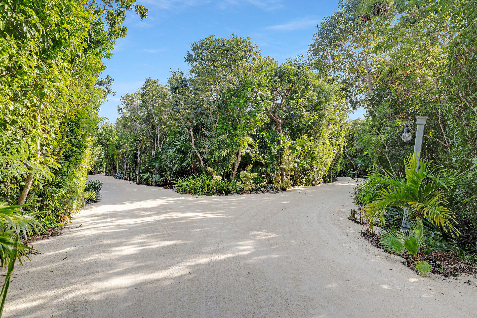 88011 Old Highway