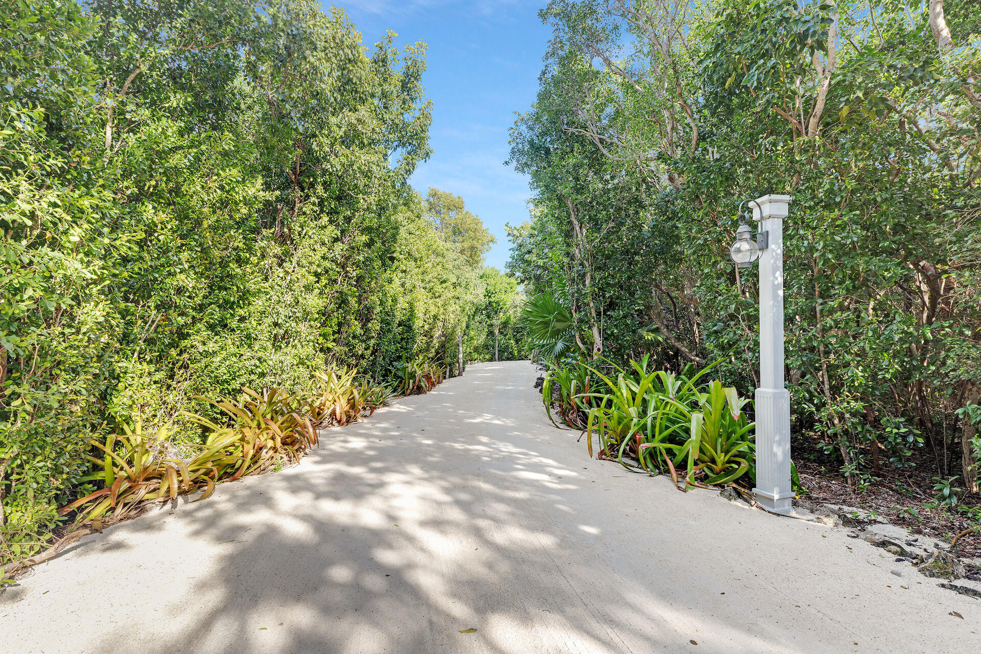 88011 Old Highway