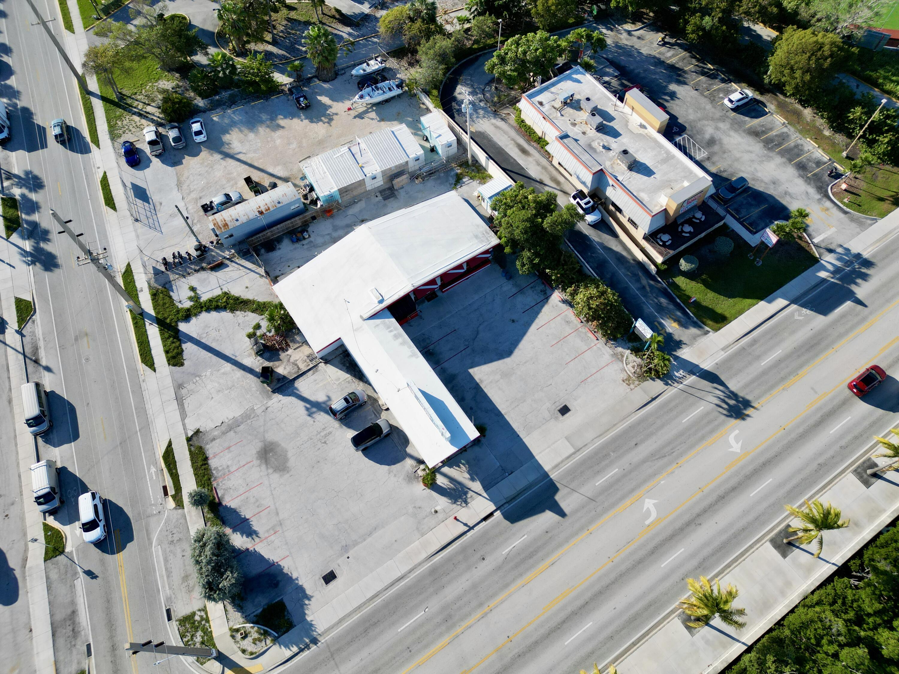 3128 N Roosevelt Boulevard