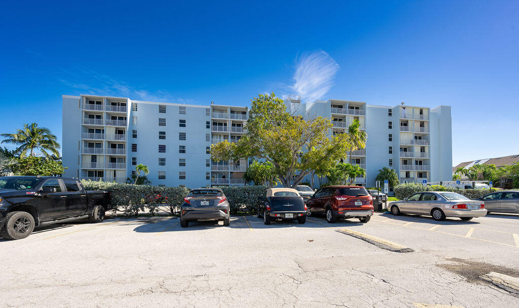3312 Northside Drive 413
