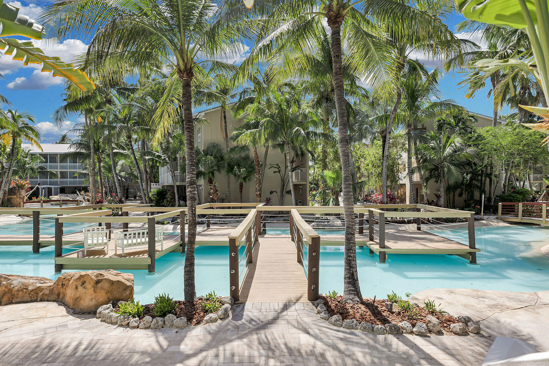 81801 Overseas Highway 631