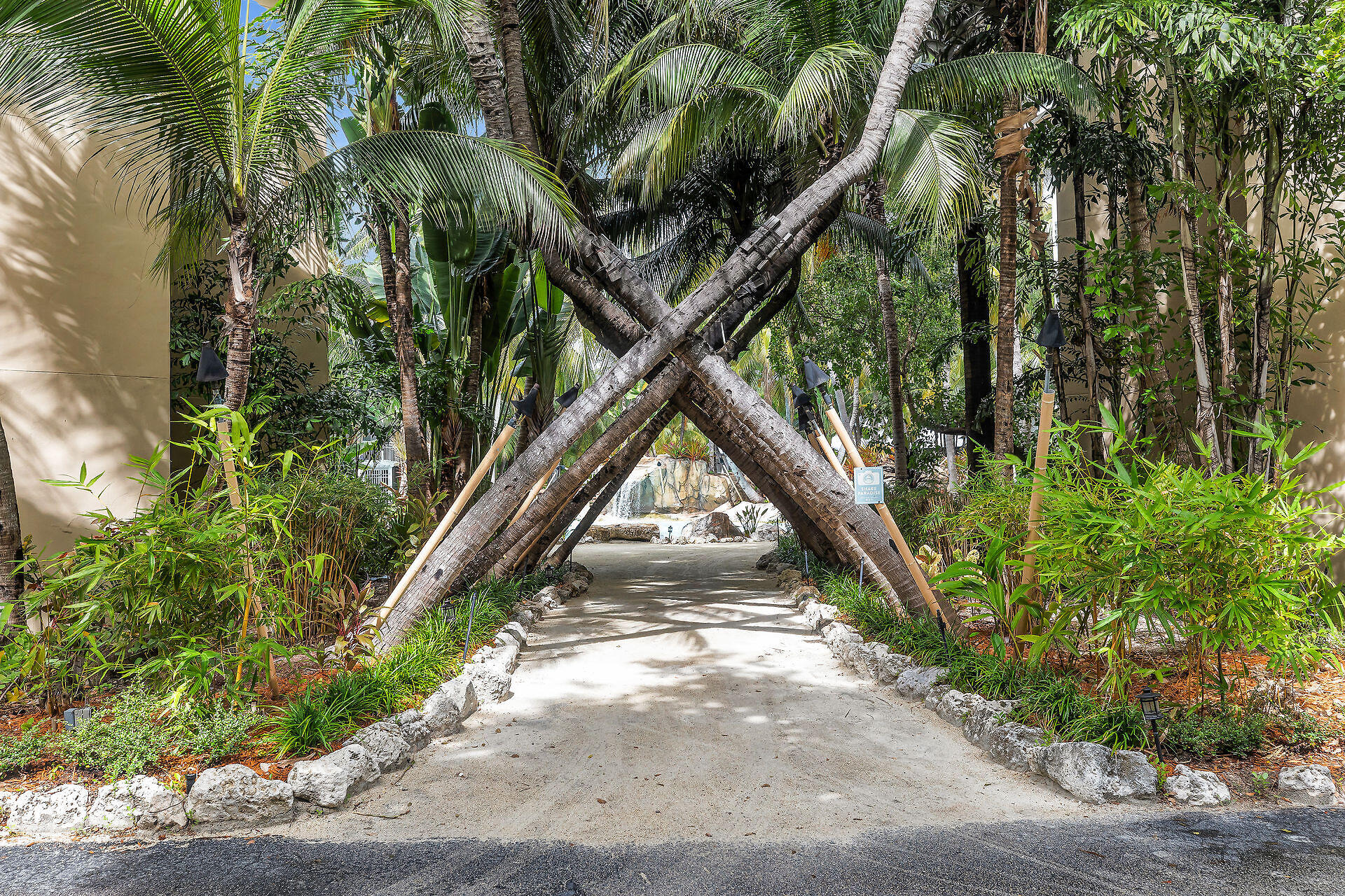 81801 Overseas Highway 631
