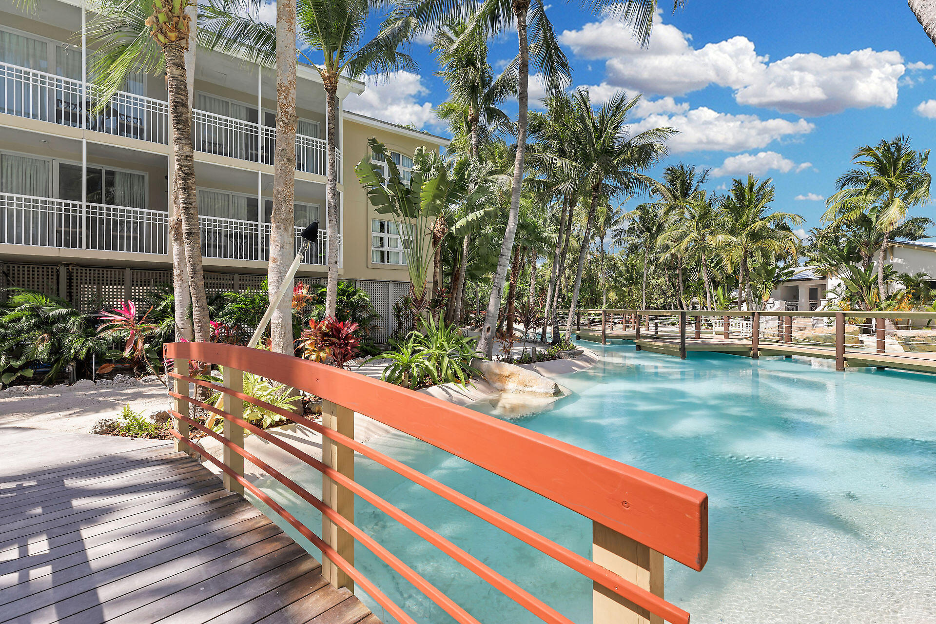 81801 Overseas Highway 631
