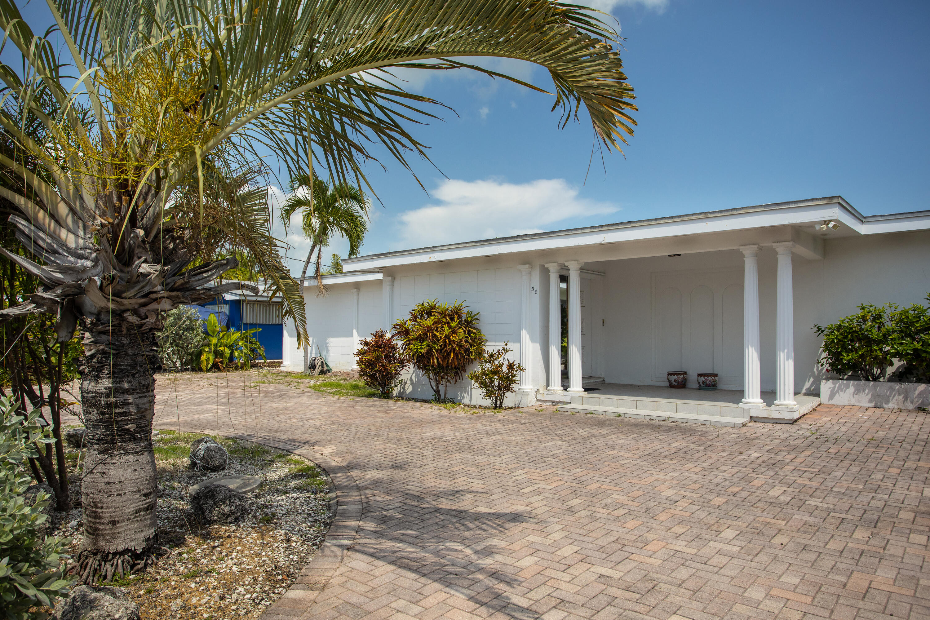 38 Allamanda Avenue