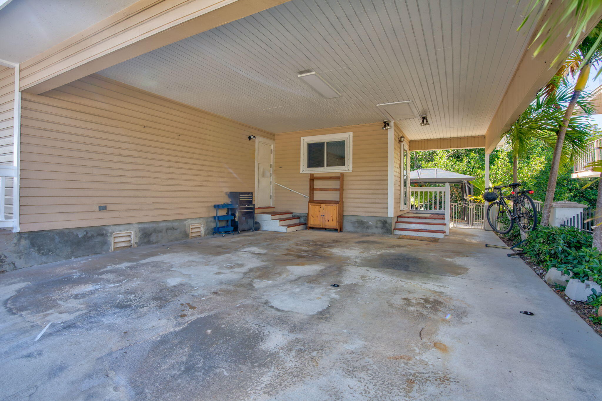 2807 Venetian Drive