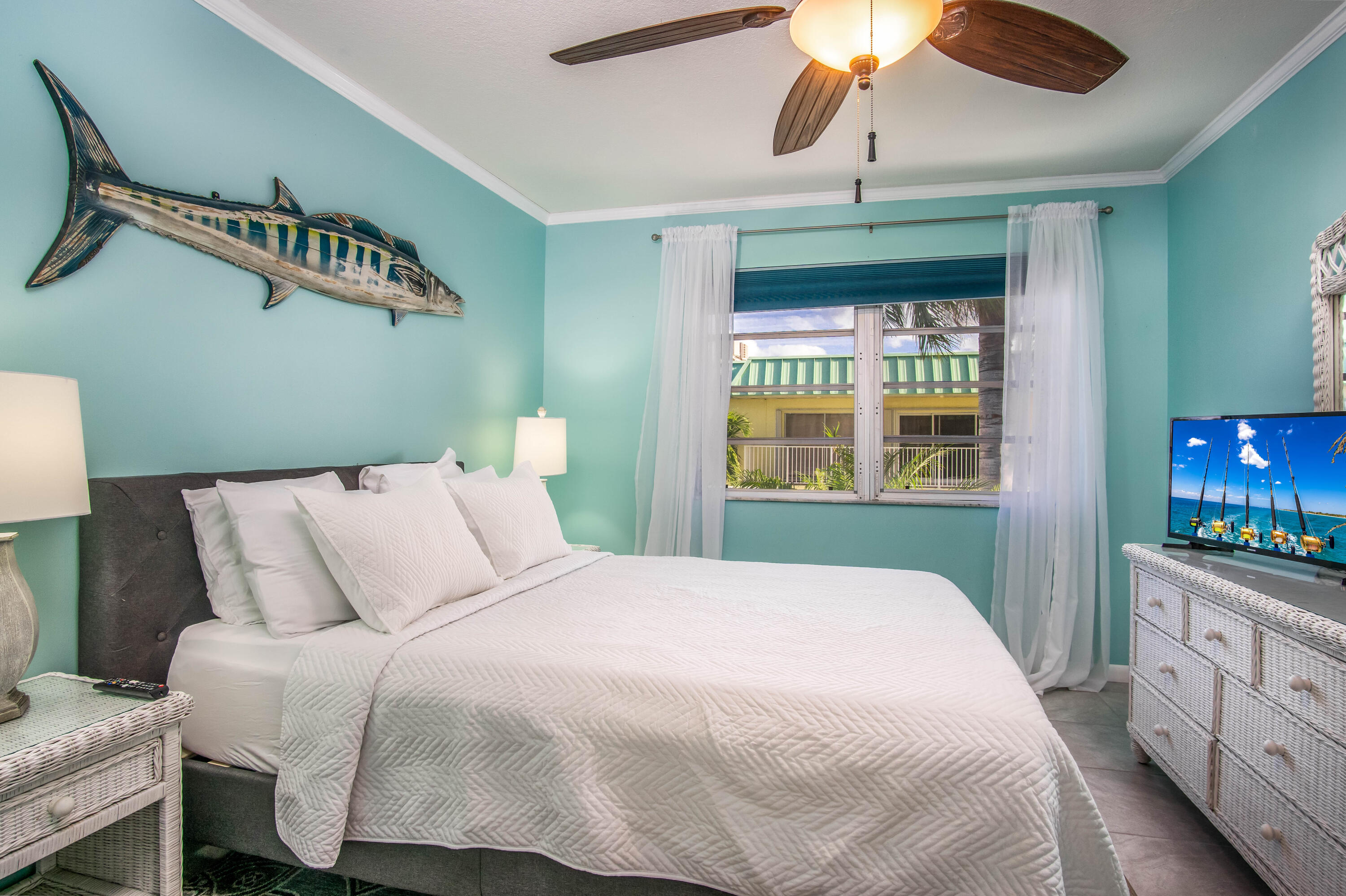 107 Avenue D 212