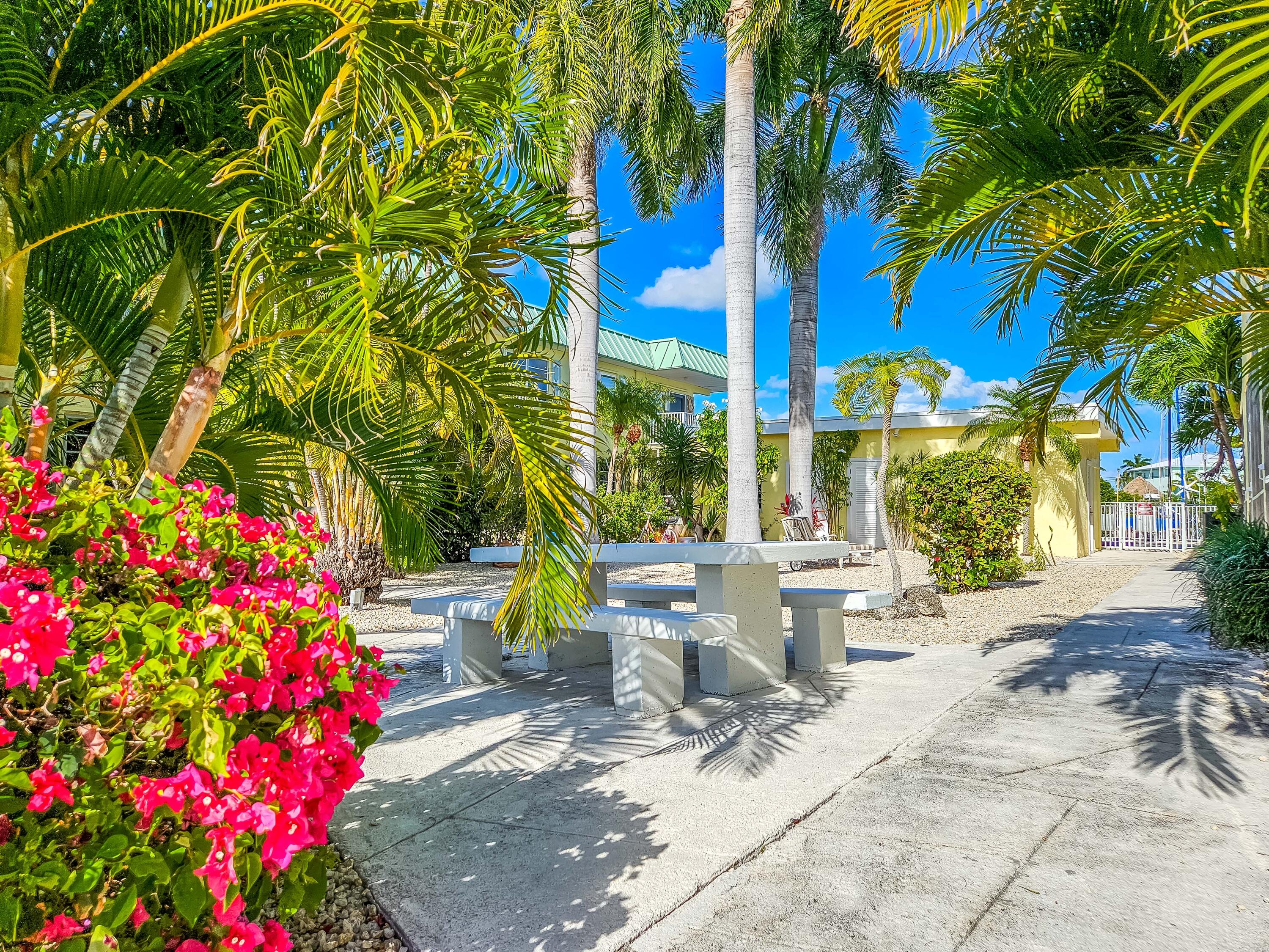 107 Avenue D 212