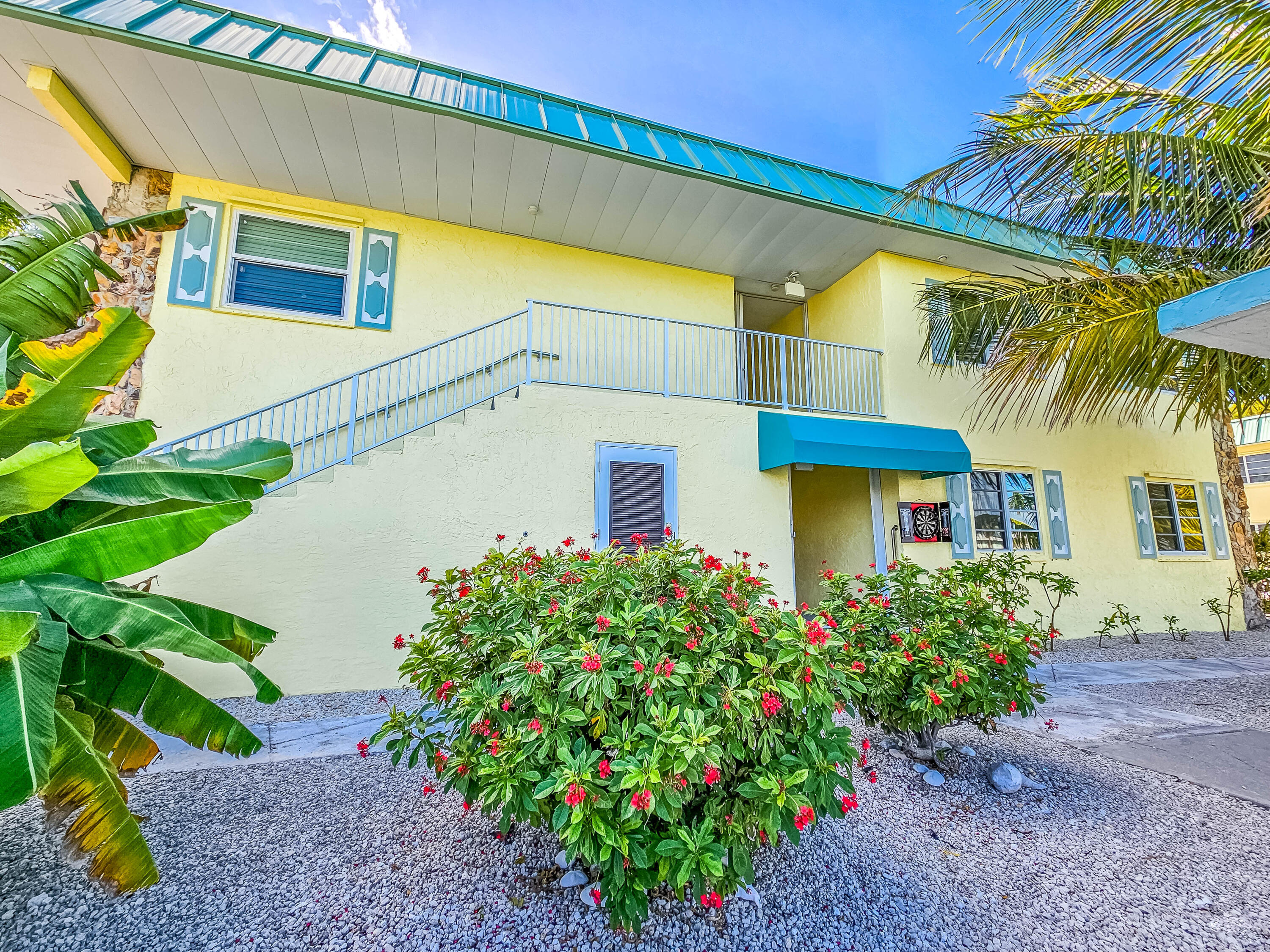 107 Avenue D 212