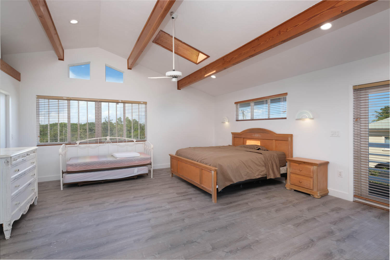 556 Avenue A