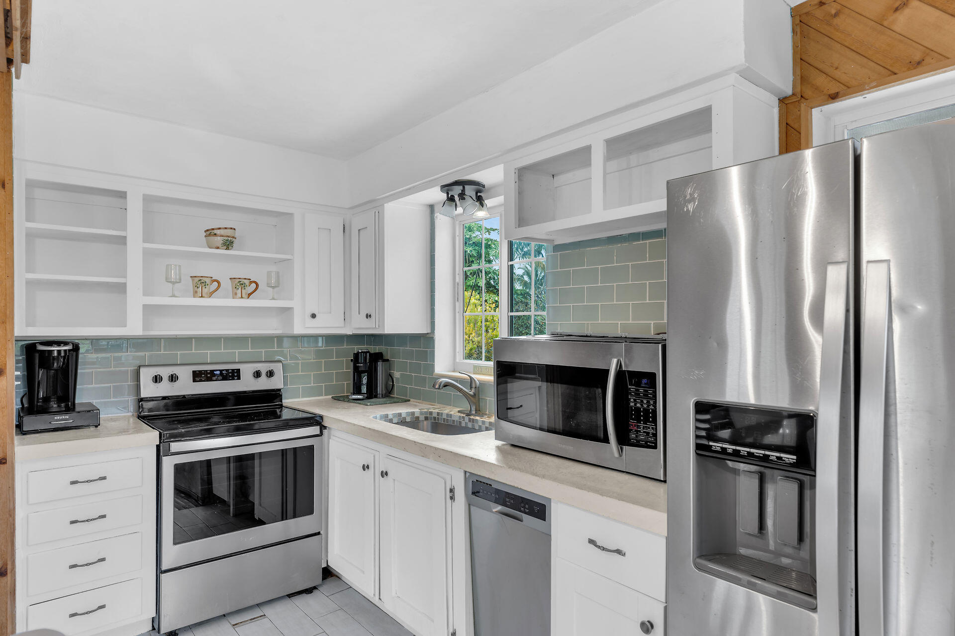 148 Pointview Road